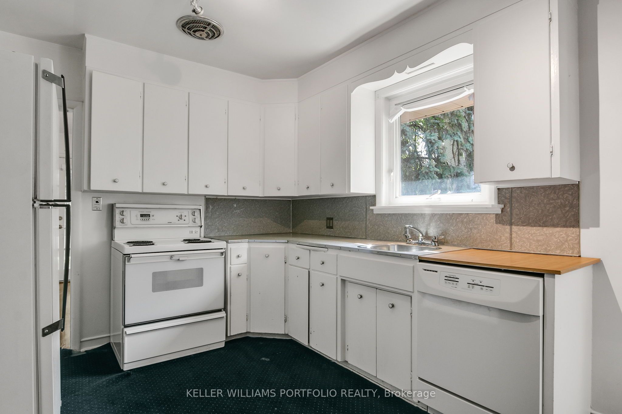 29 Winlock Park Property Photo 10
