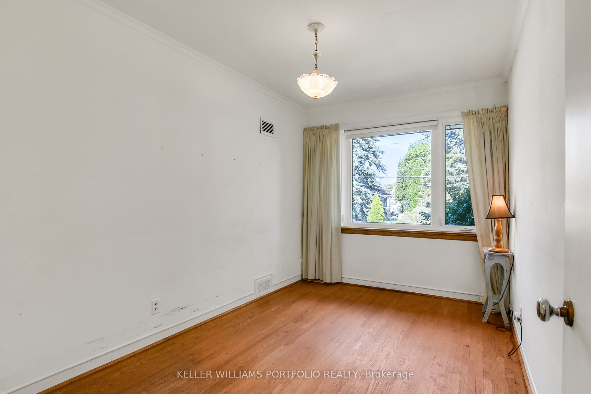 29 Winlock Park Property Photo 17