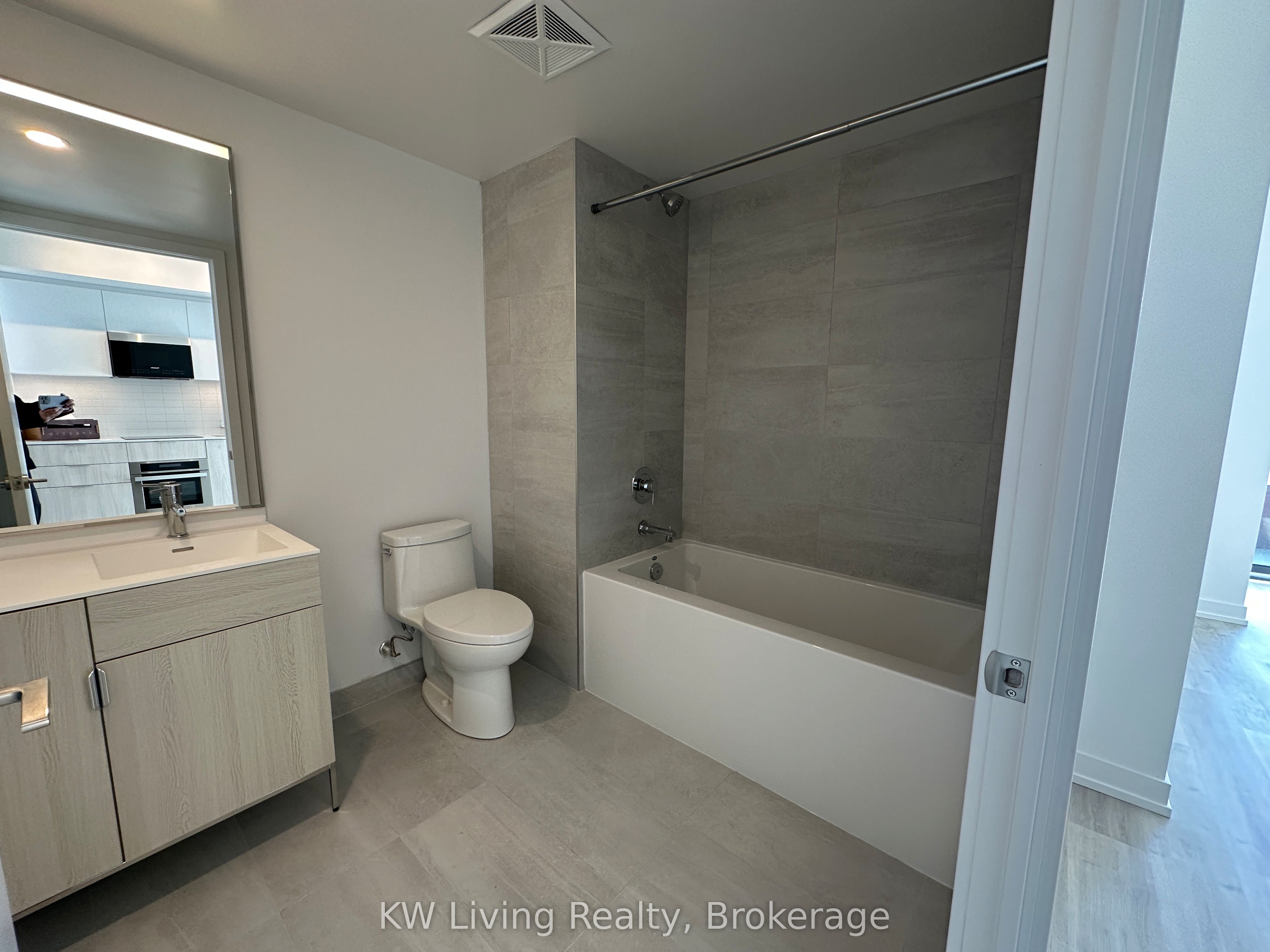 28 Eastern Avenue 616 Property Photo 16