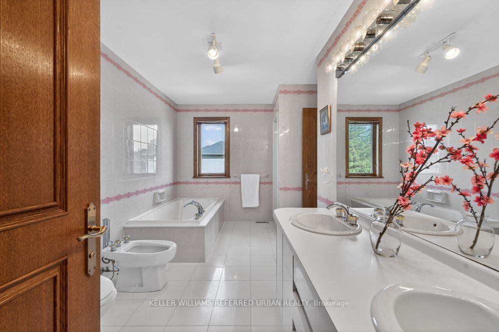 162 Codsell Avenue Property Photo 29