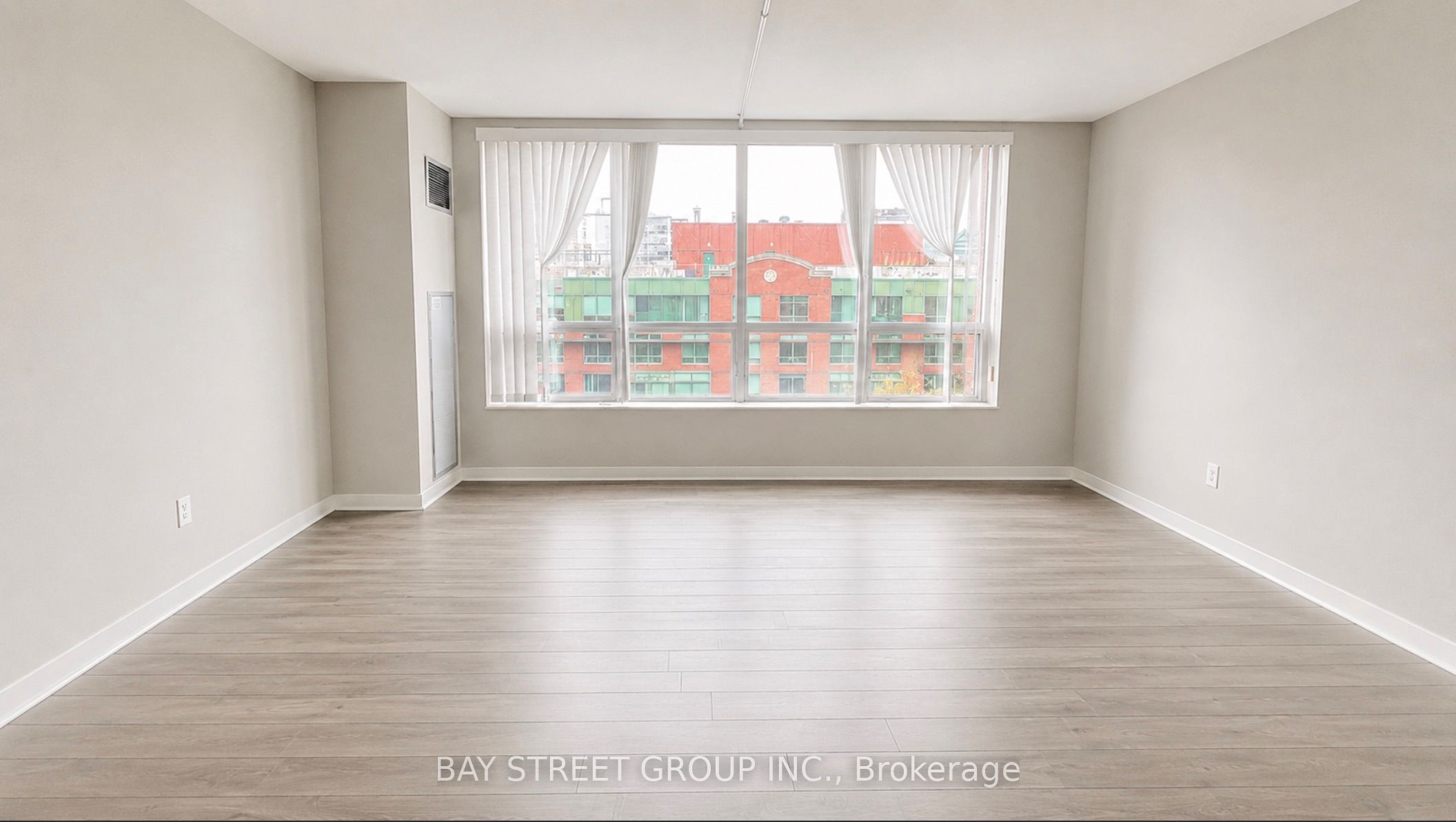 284 Bloor Street W 902 Property Photo 5