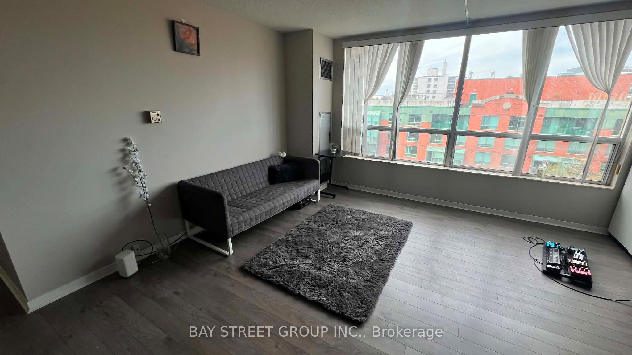 284 Bloor Street W 902 Property Photo 6