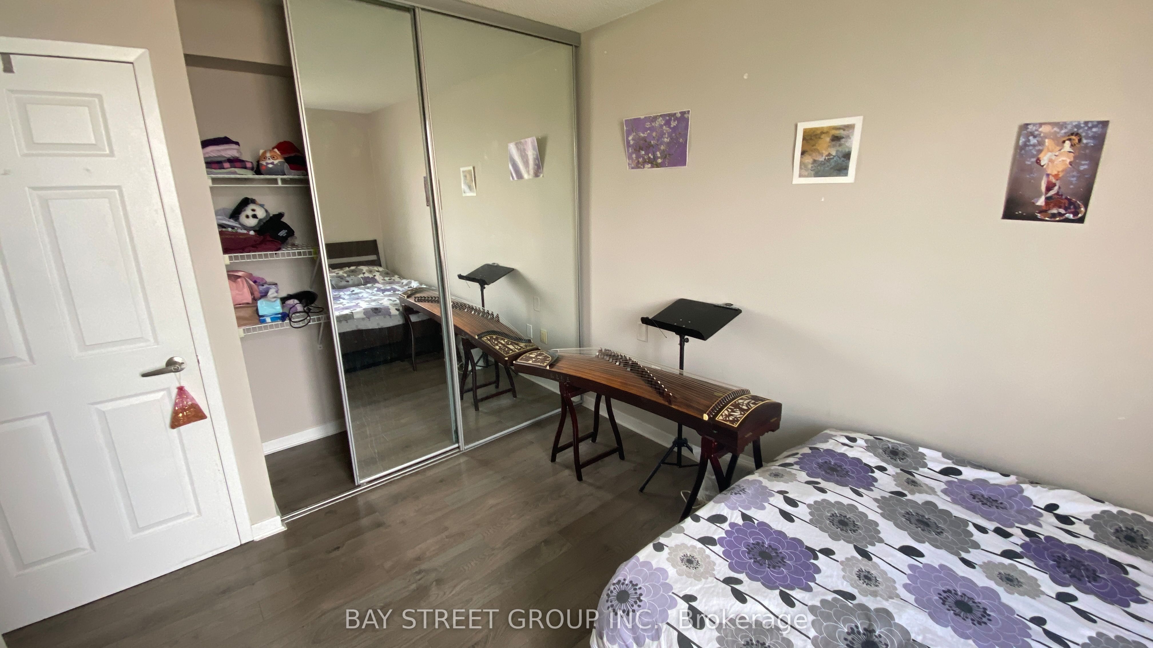 284 Bloor Street W 902 Property Photo 12