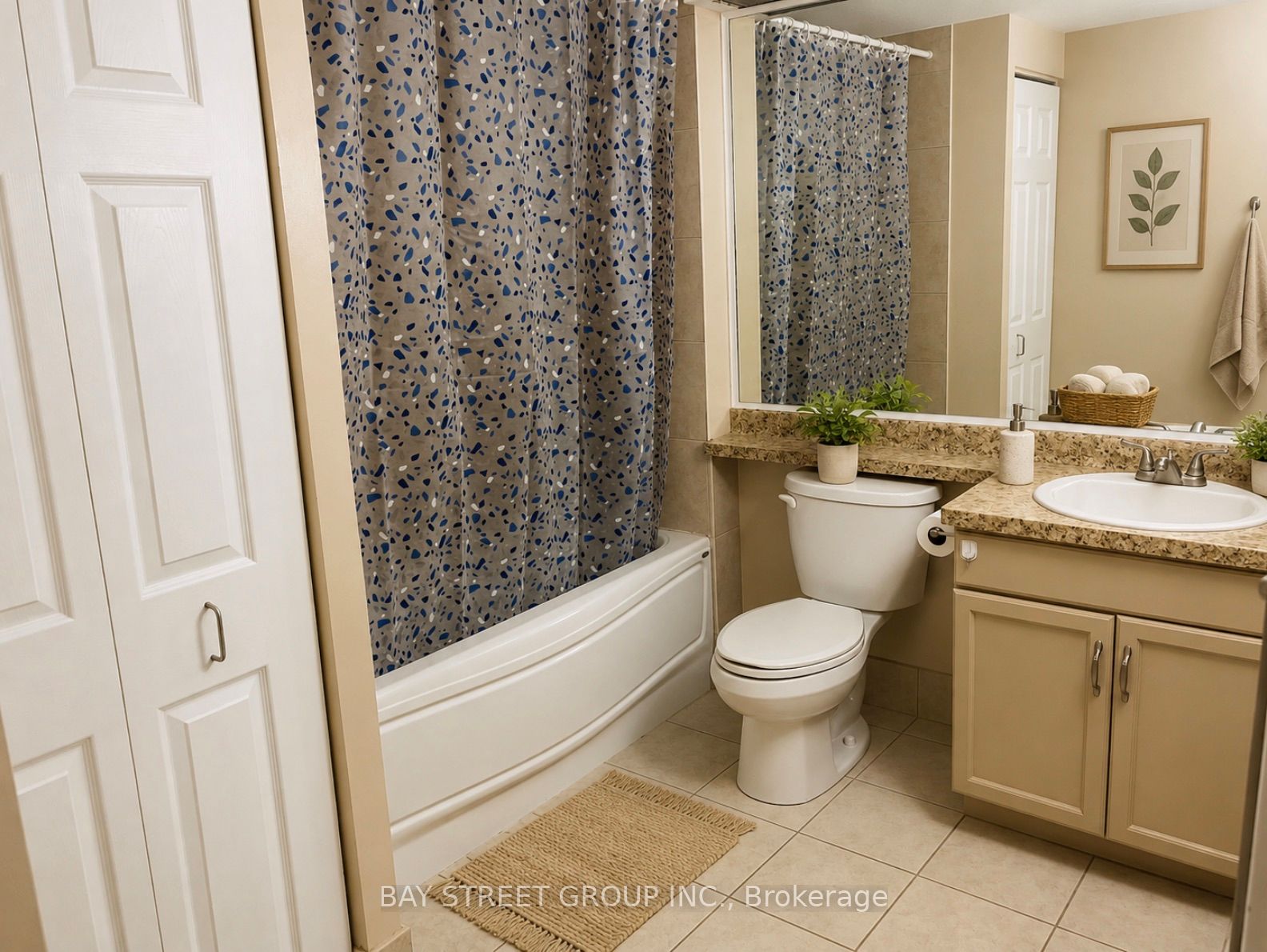 284 Bloor Street W 902 Property Photo 14