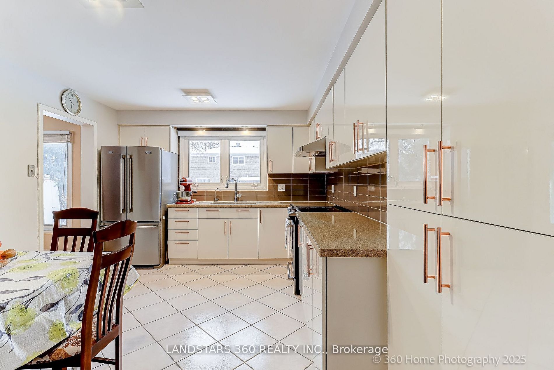 31 Whitehorn Crescent Property Photo 7