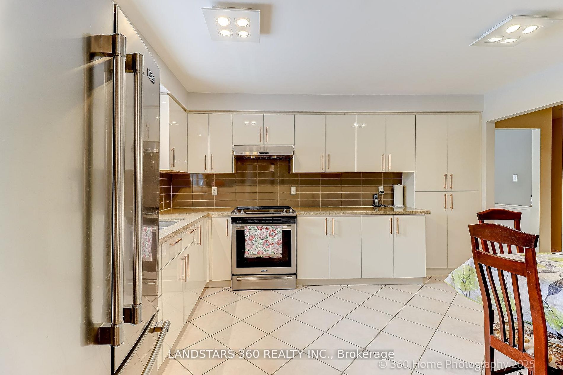 31 Whitehorn Crescent Property Photo 8