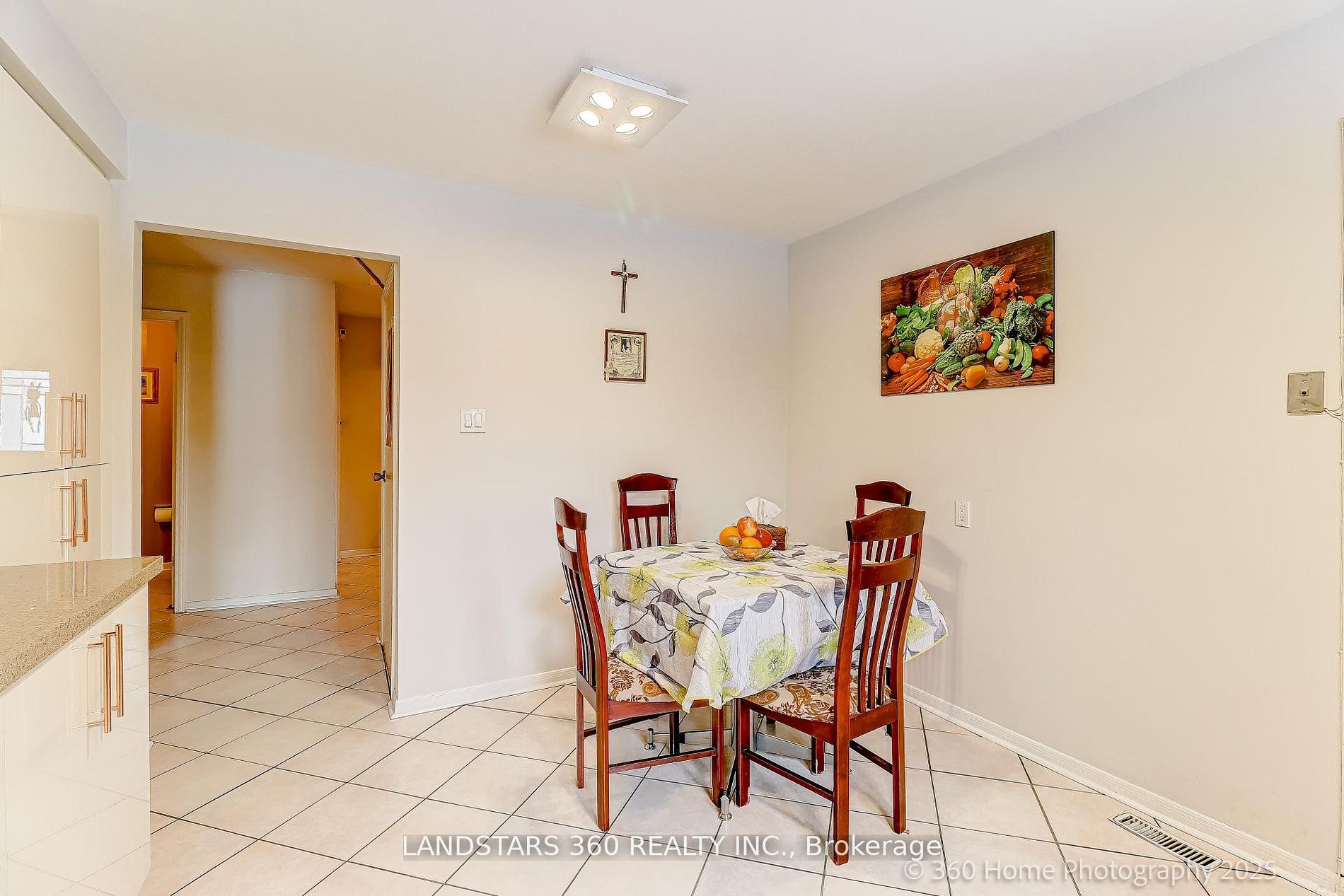 31 Whitehorn Crescent Property Photo 9
