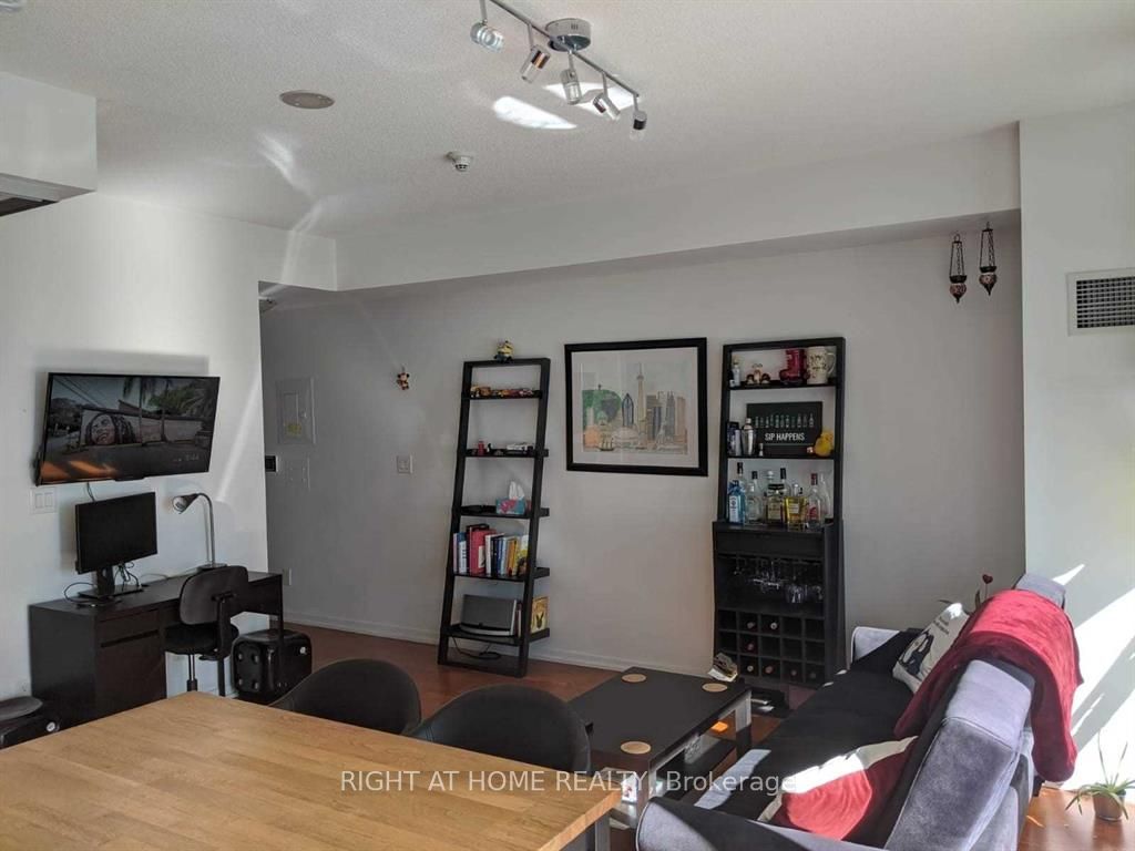 55 Bremner Boulevard 3411 Property Photo 3