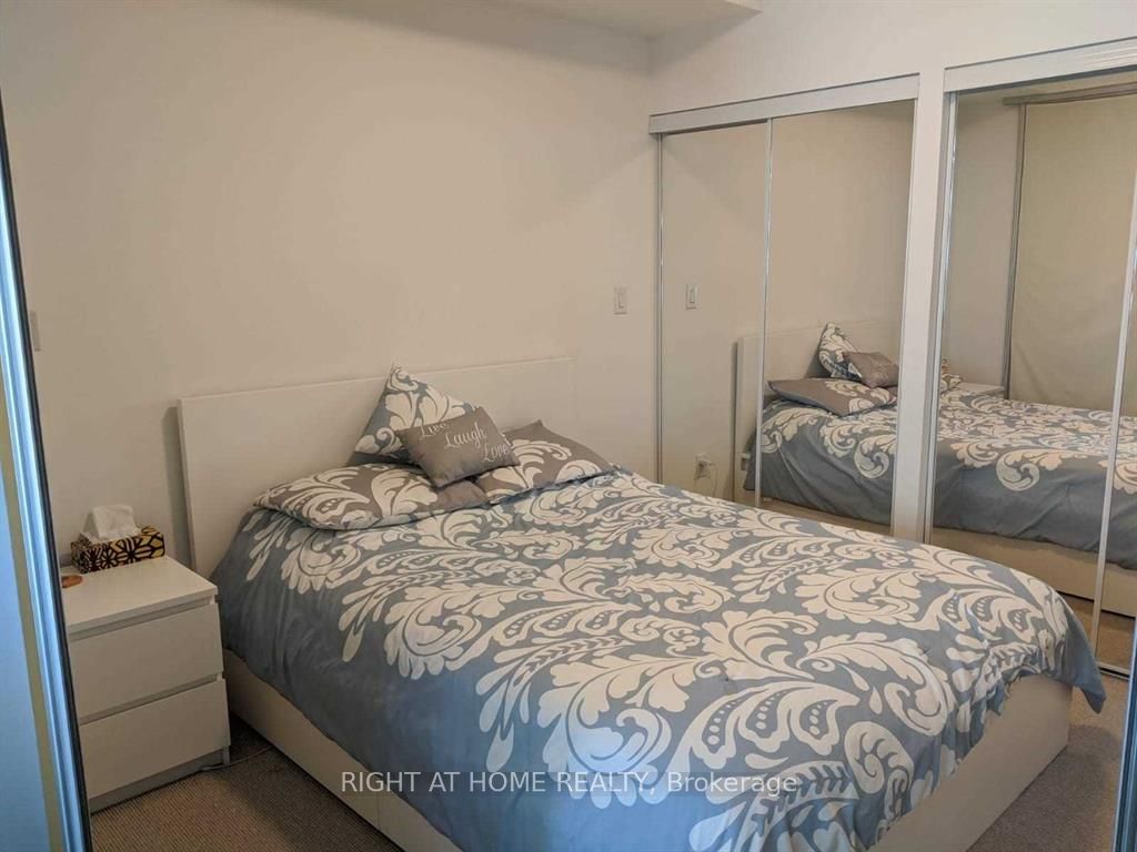55 Bremner Boulevard 3411 Property Photo 6