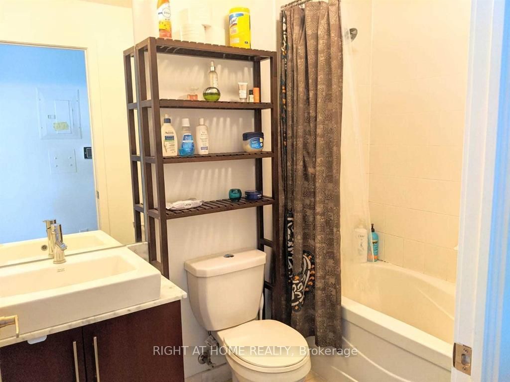 55 Bremner Boulevard 3411 Property Photo 8