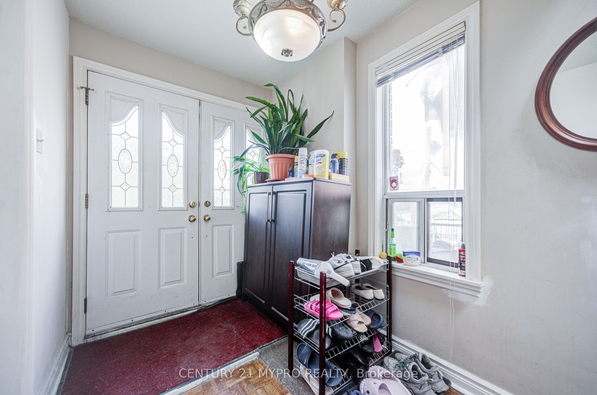 211 Bellwoods Avenue Property Photo 2