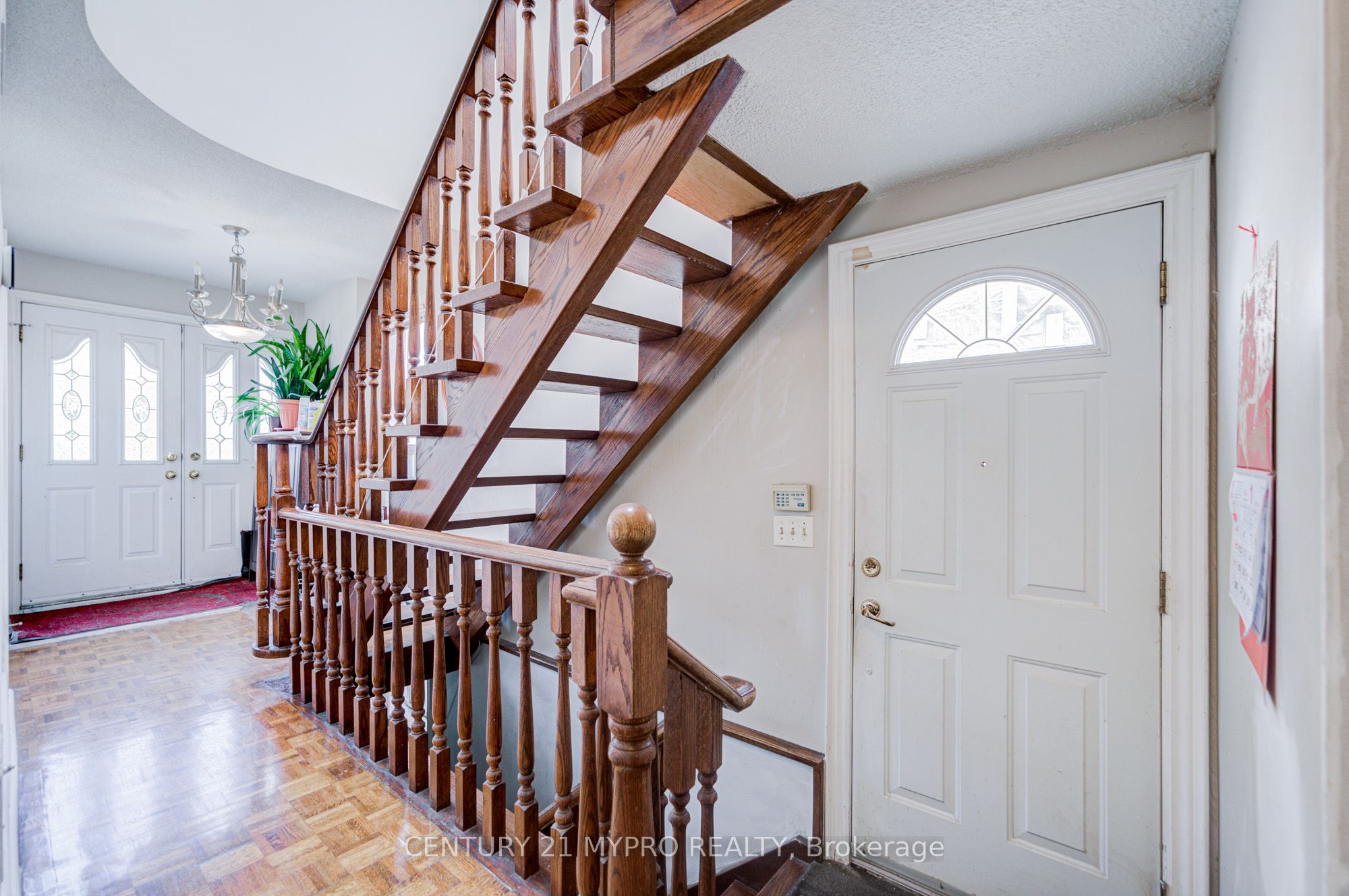 211 Bellwoods Avenue Property Photo 4