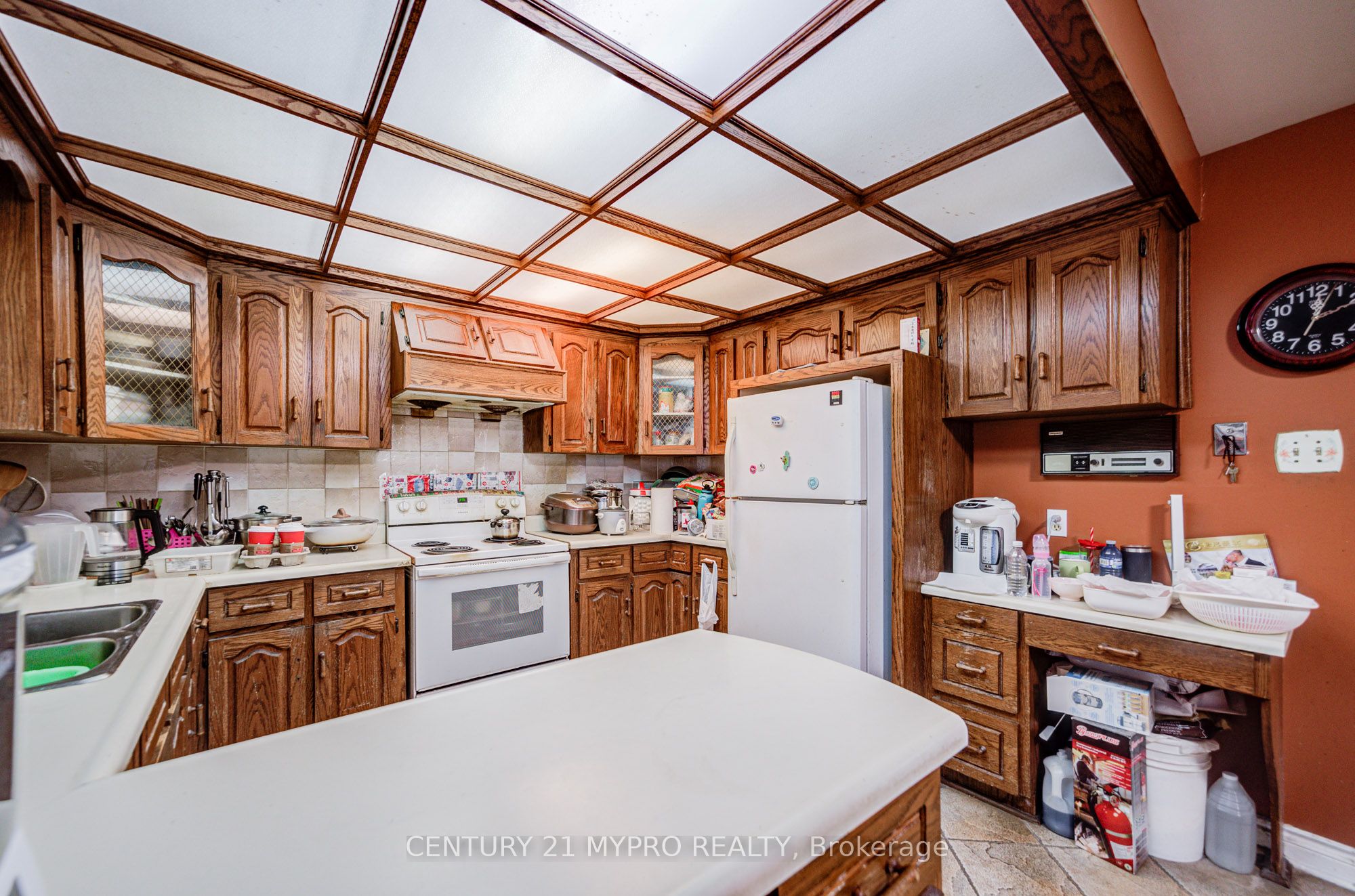 211 Bellwoods Avenue Property Photo 9