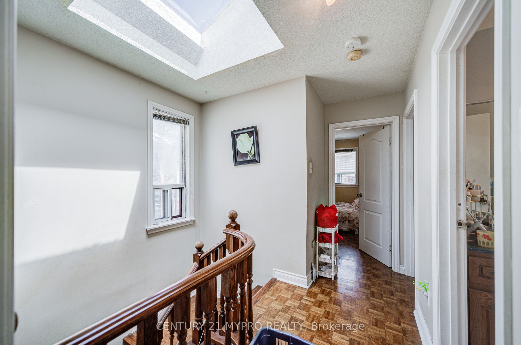 211 Bellwoods Avenue Property Photo 18