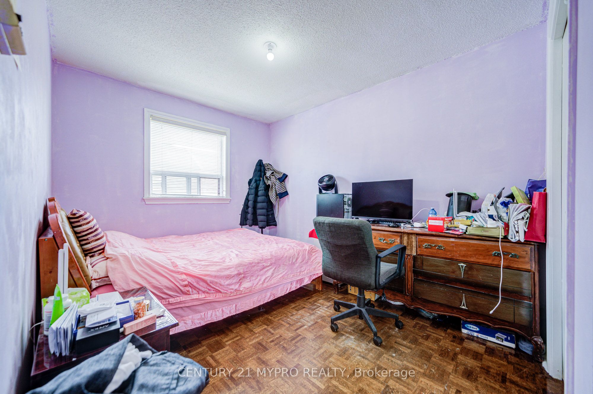 211 Bellwoods Avenue Property Photo 25