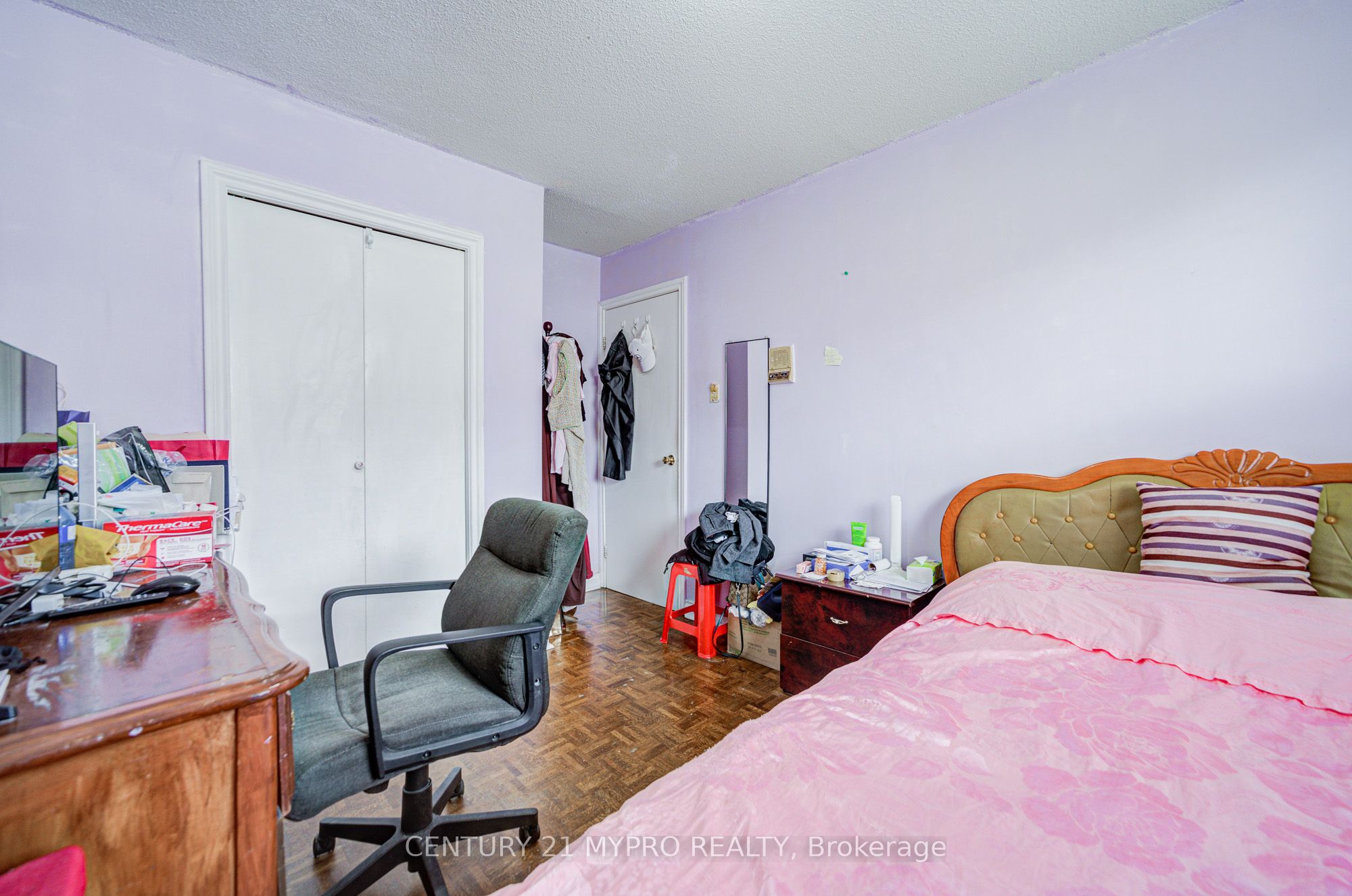 211 Bellwoods Avenue Property Photo 27