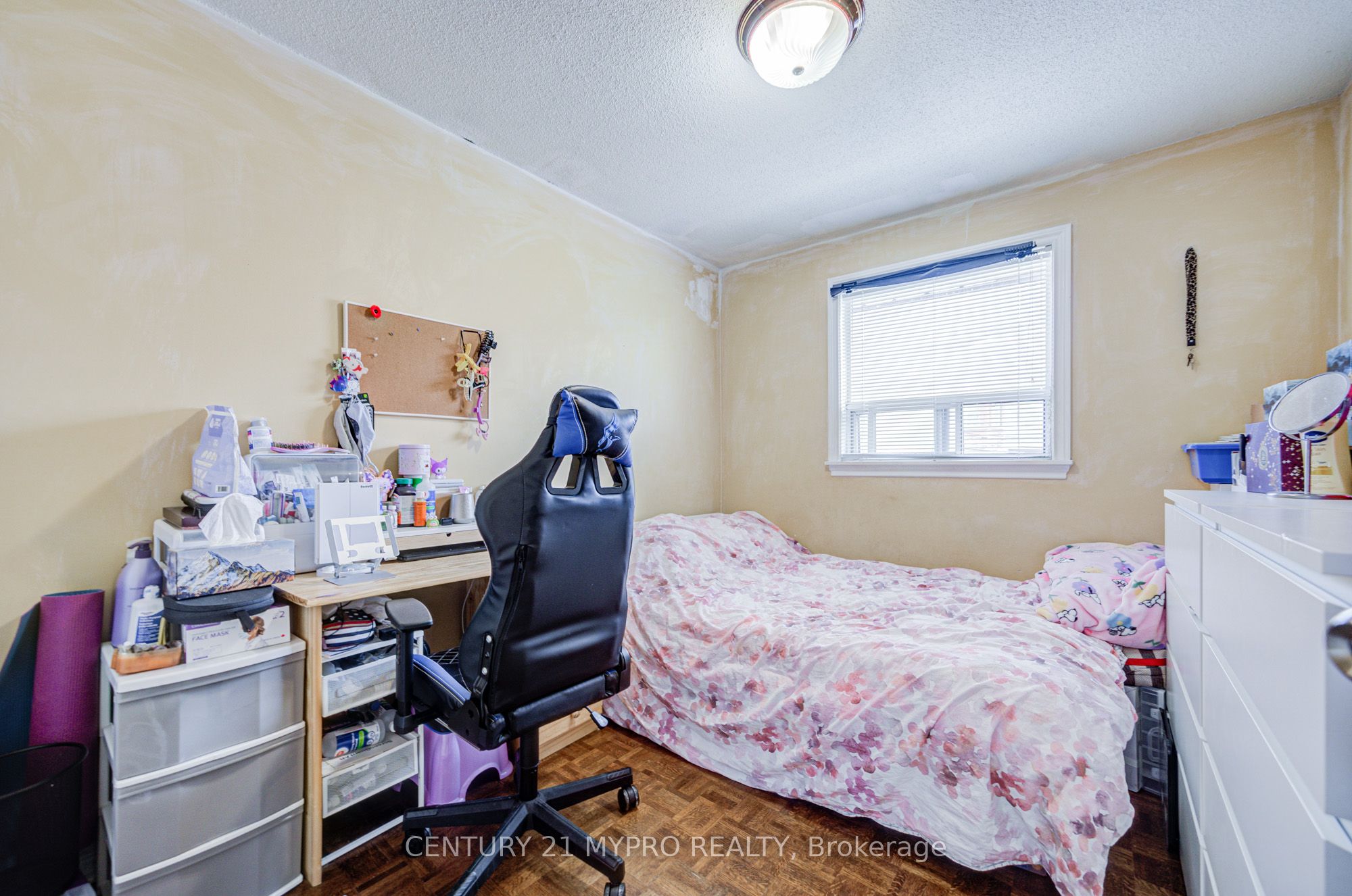 211 Bellwoods Avenue Property Photo 28