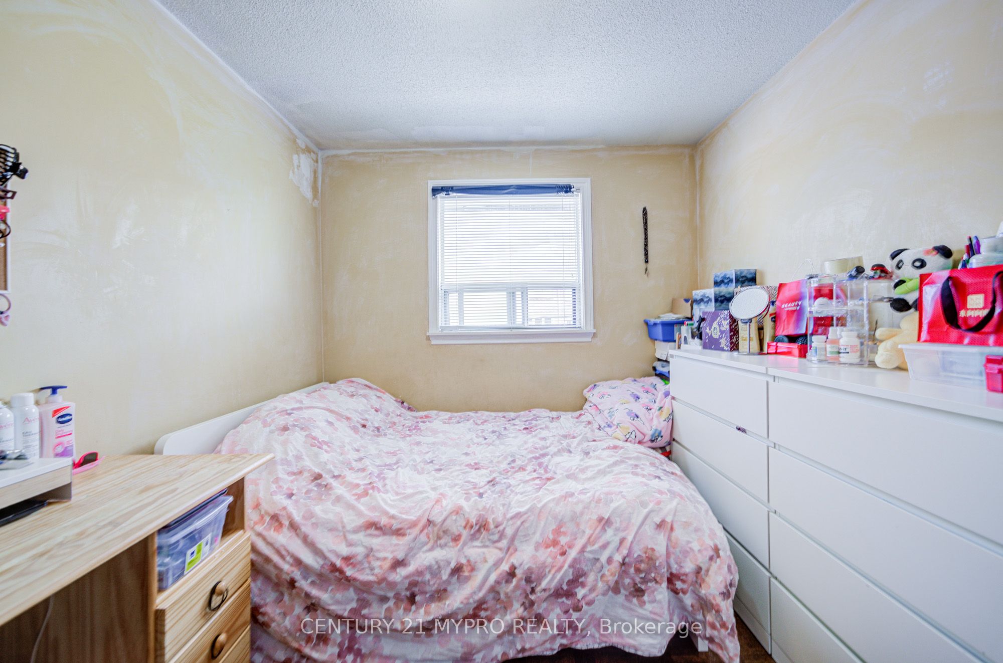211 Bellwoods Avenue Property Photo 29