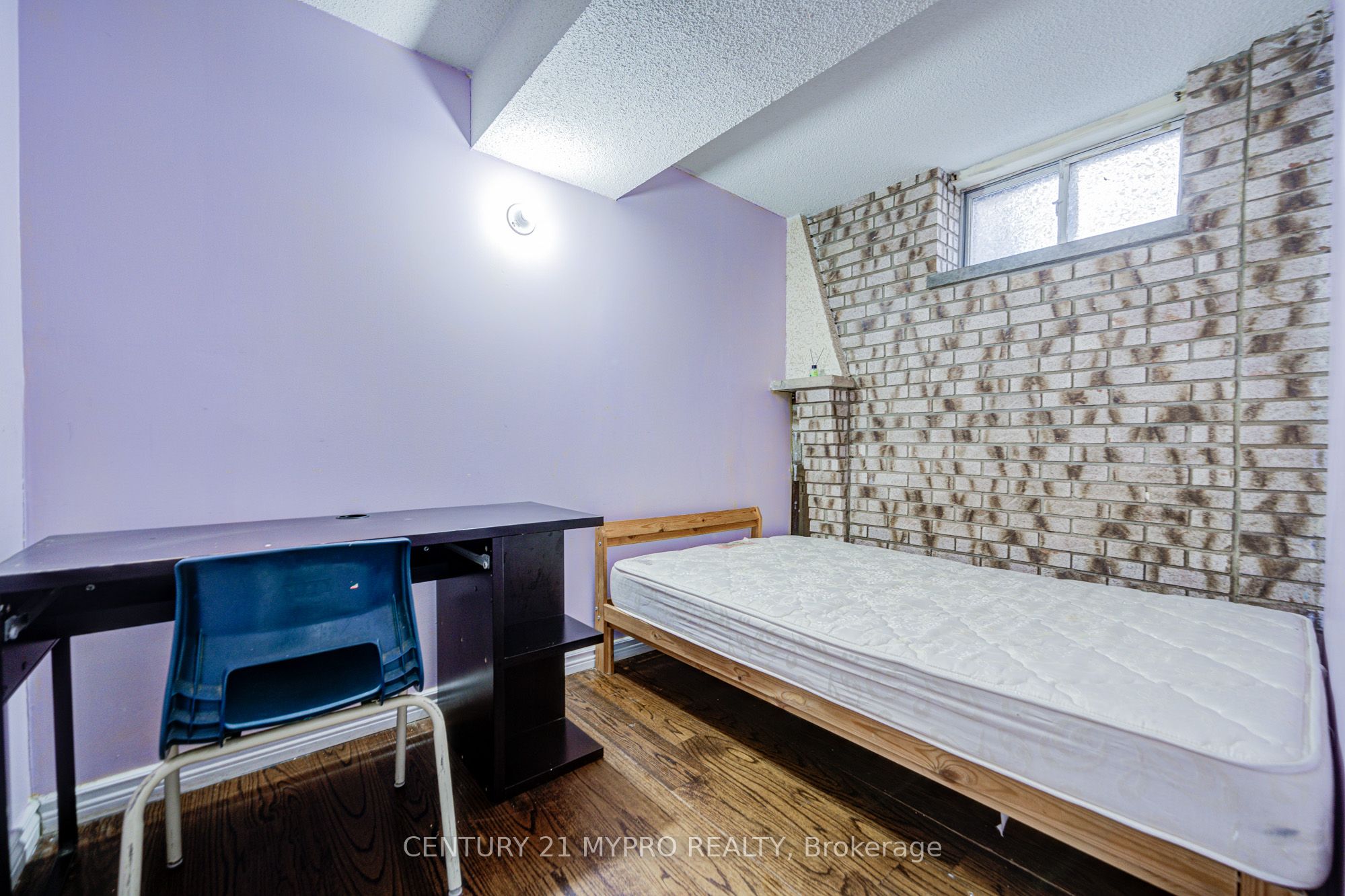 211 Bellwoods Avenue Property Photo 38