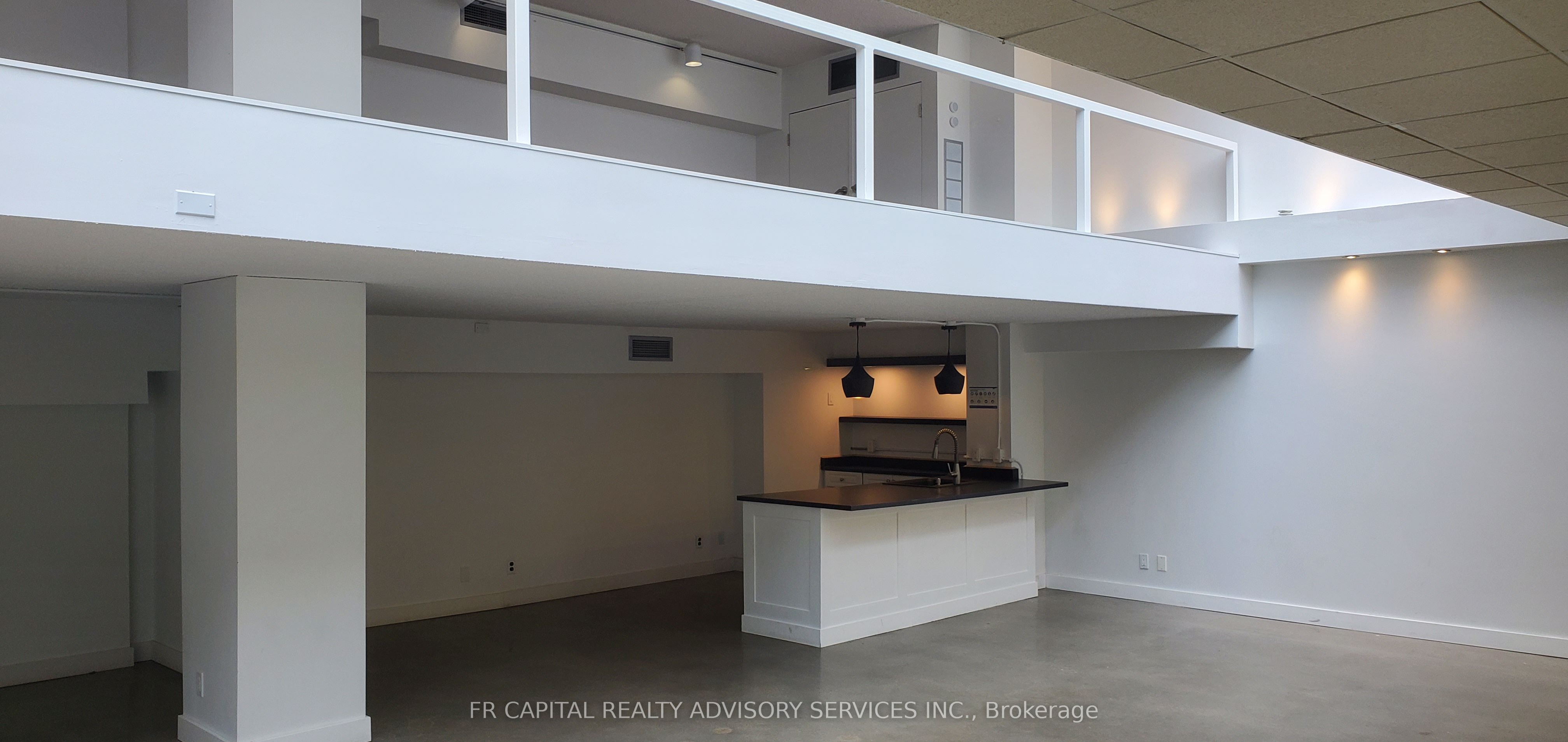 70 Yorkville Avenue 30 Property Photo 4
