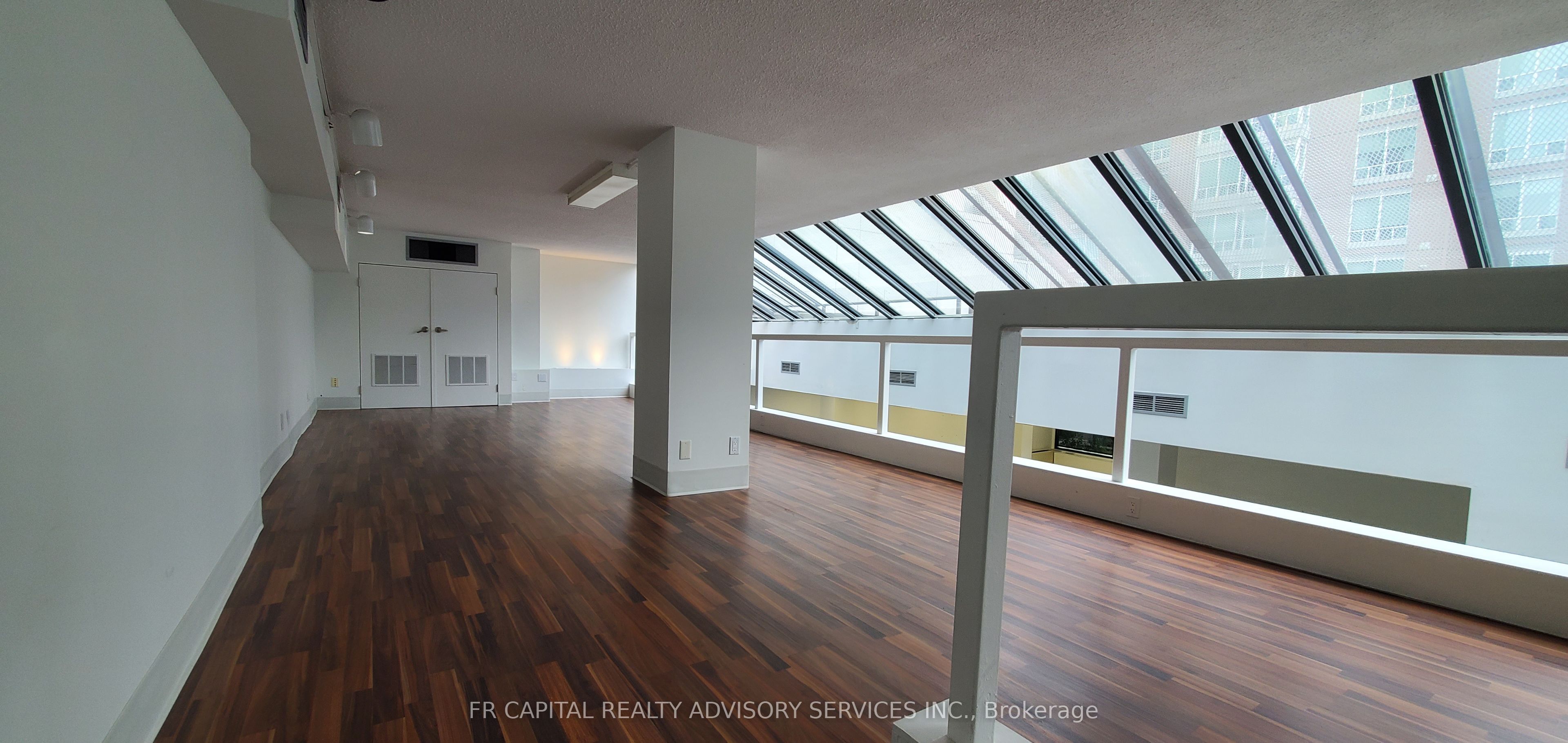 70 Yorkville Avenue 30 Property Photo 7