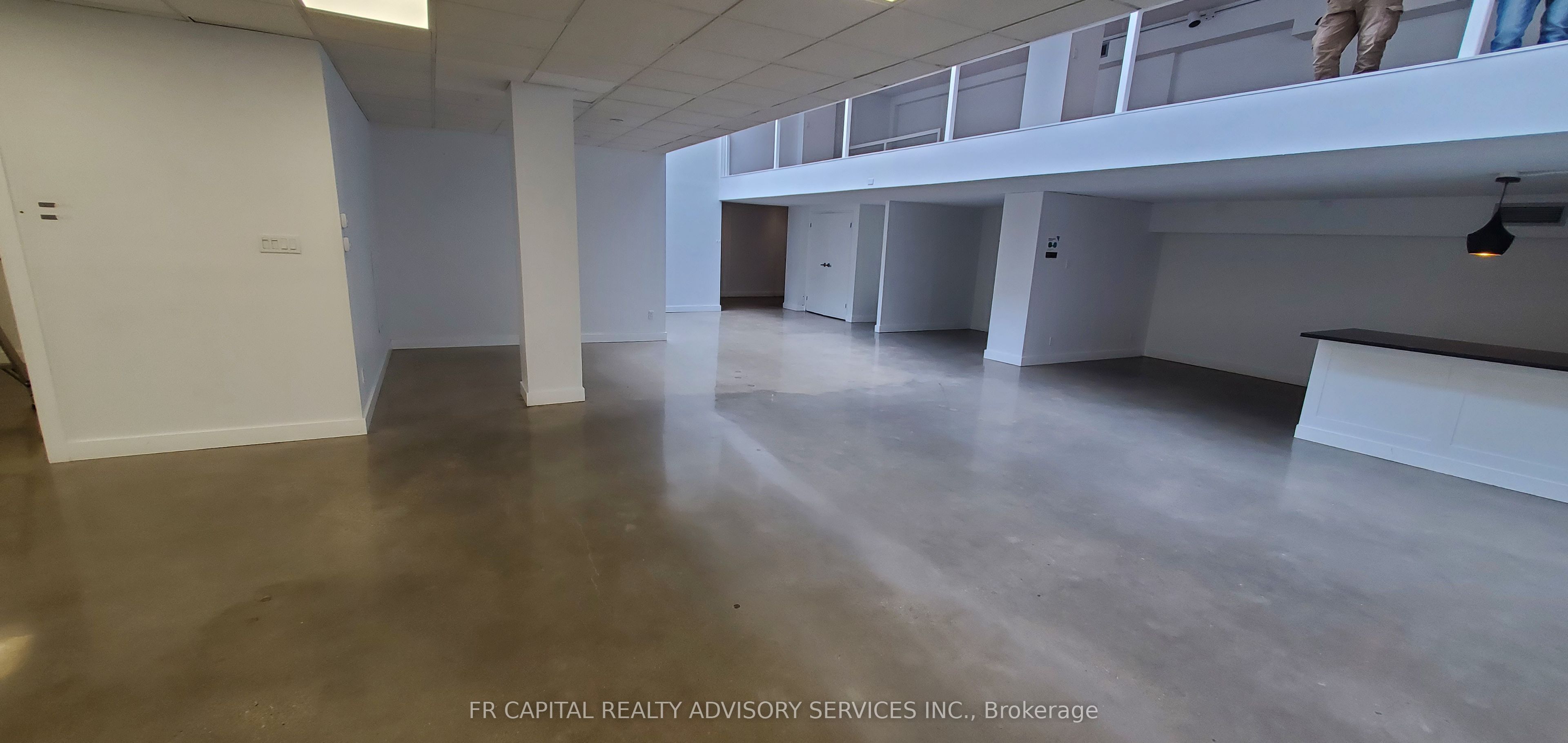 70 Yorkville Avenue 30 Property Photo 8