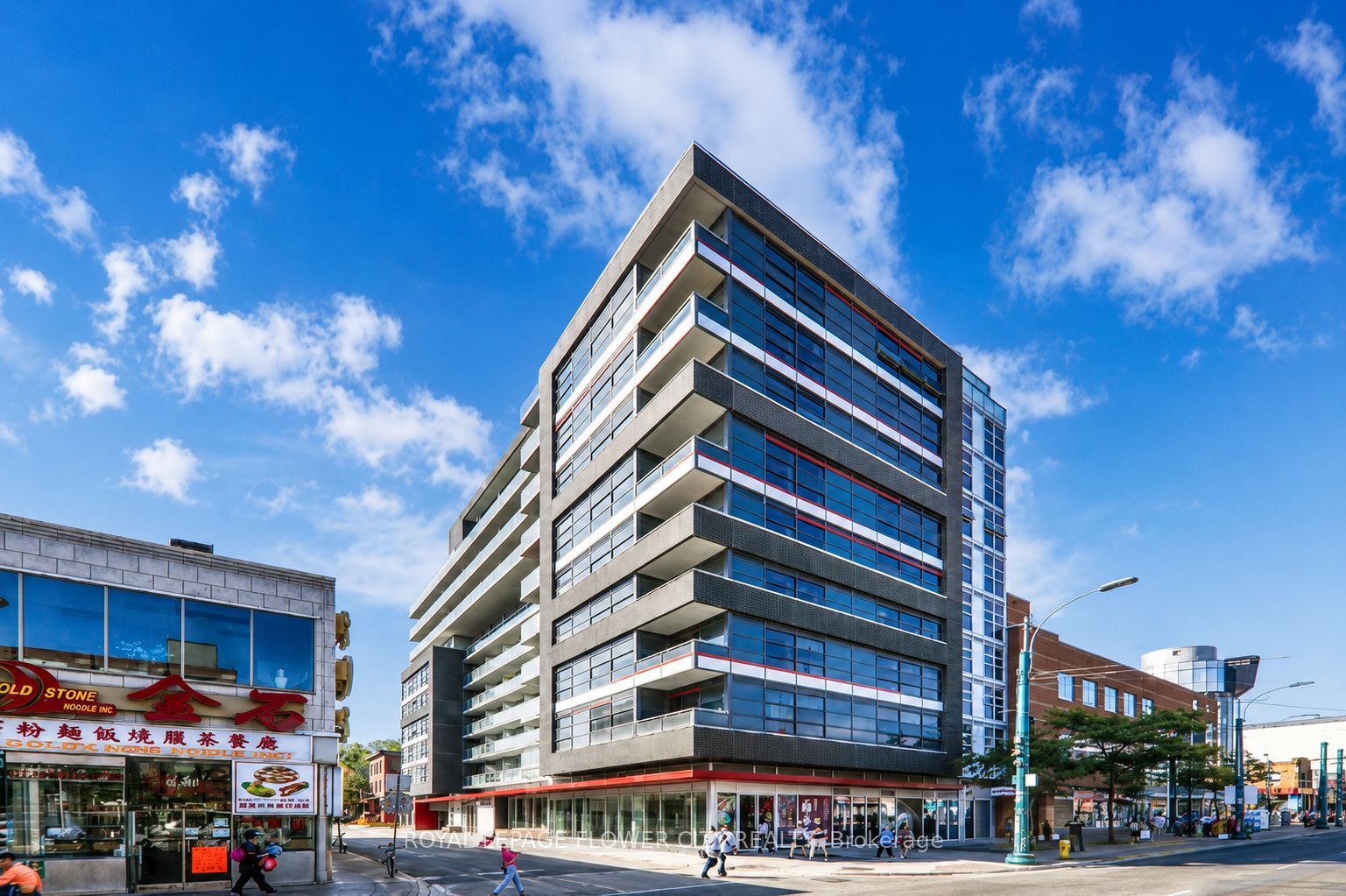 10 Willison Square 607