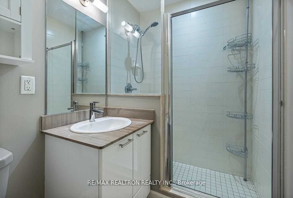 15 Bruyeres Mews 1008 Property Photo 17