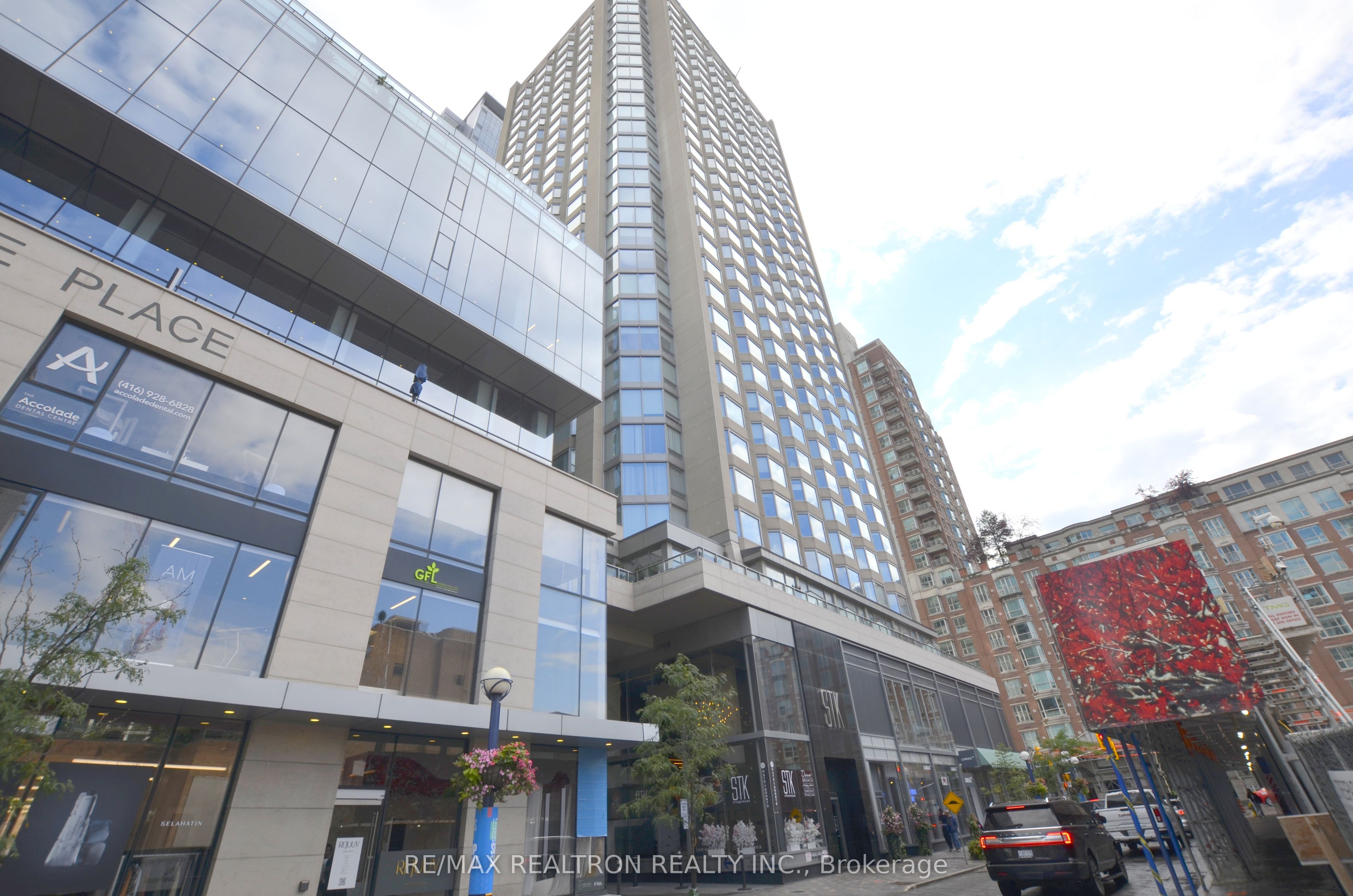 155 Yorkville Avenue 713