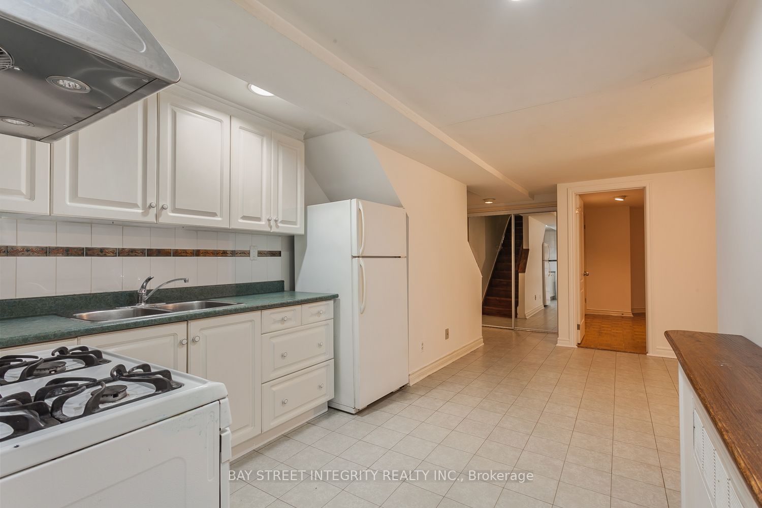 261 Markham Street B Property Photo 2