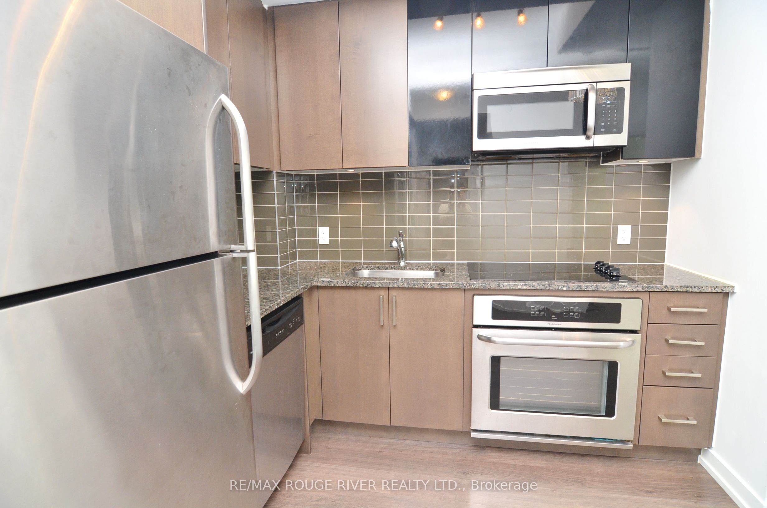 89 Dunfield Avenue 509 Property Photo 10