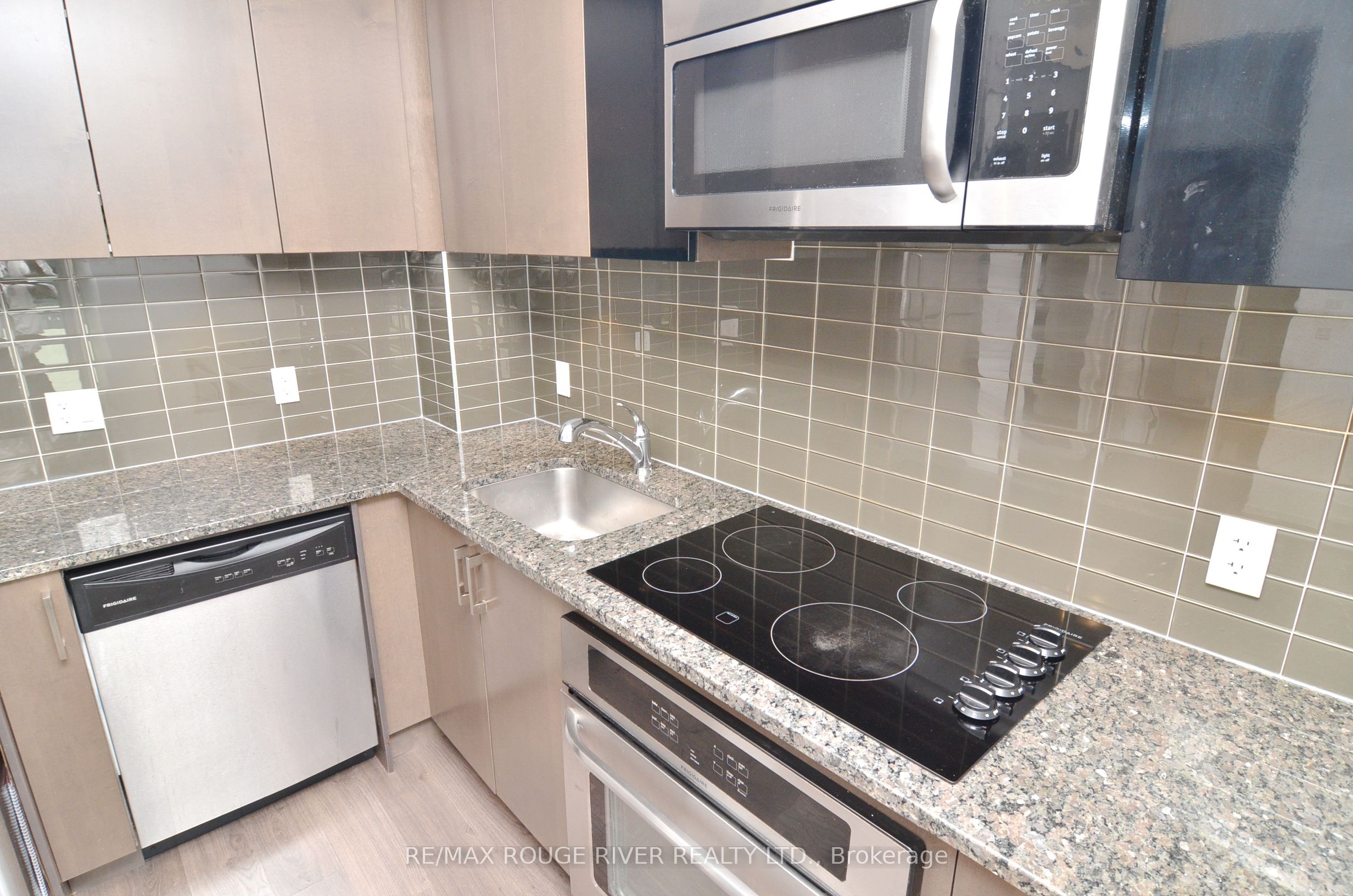 89 Dunfield Avenue 509 Property Photo 11