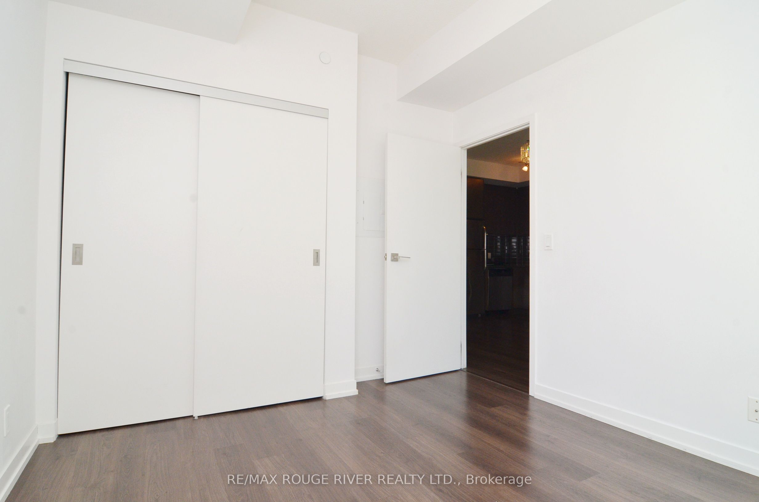 89 Dunfield Avenue 509 Property Photo 13