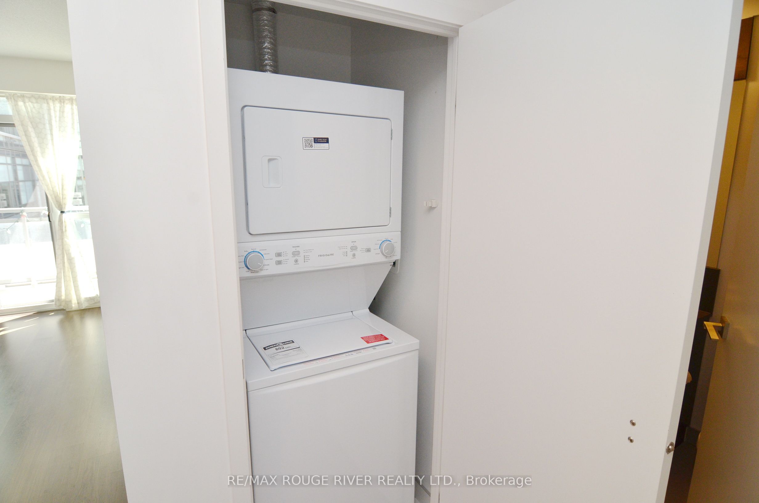 89 Dunfield Avenue 509 Property Photo 16
