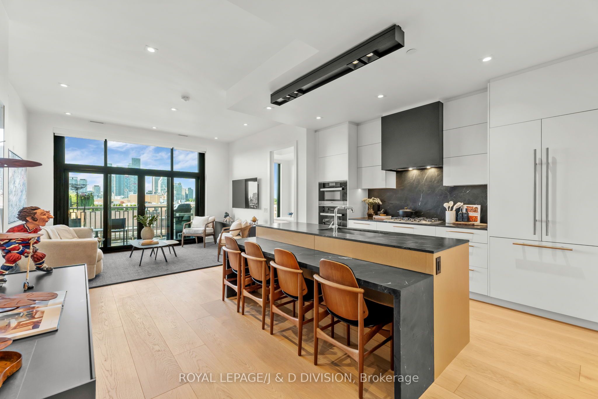 1 Strathgowan Avenue 710 Property Photo 1