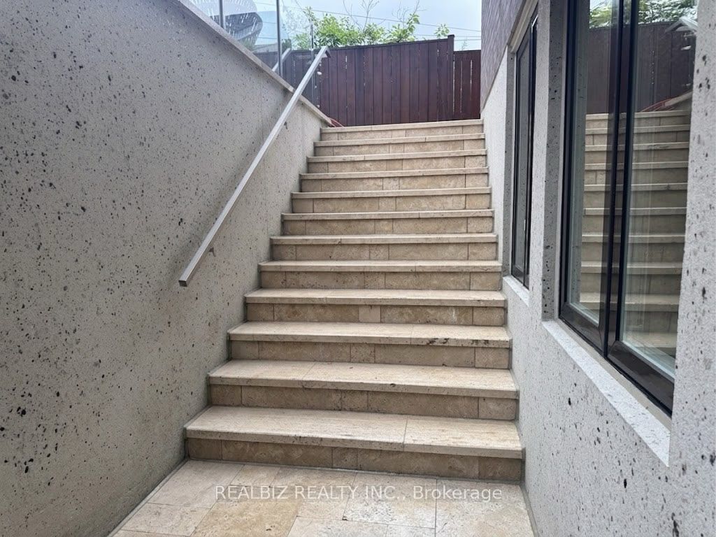 39 Hemford Crescent Property Photo 23
