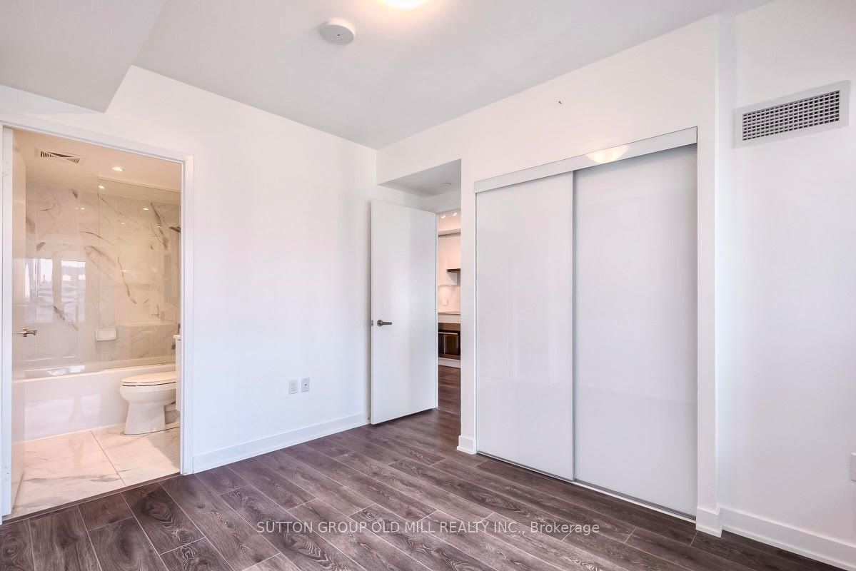 195 Redpath Avenue 1411 Property Photo 6