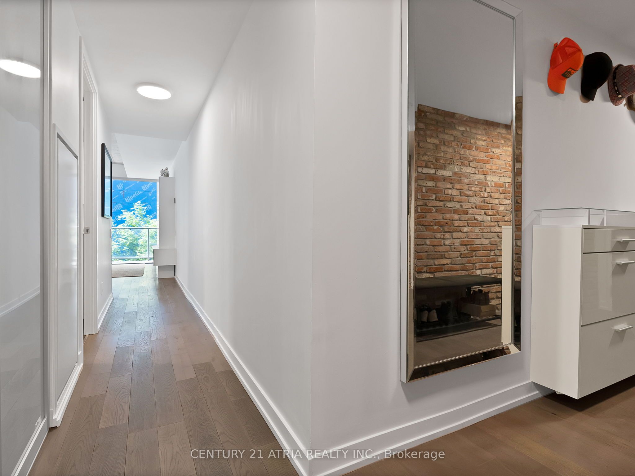 95 Bathurst Street 318 Property Photo 3