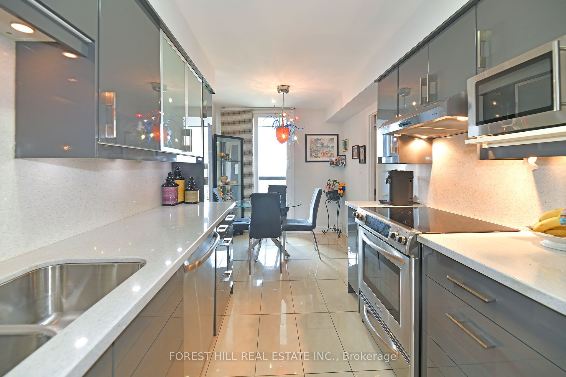 135 Antibes Drive 2404 Property Photo 3