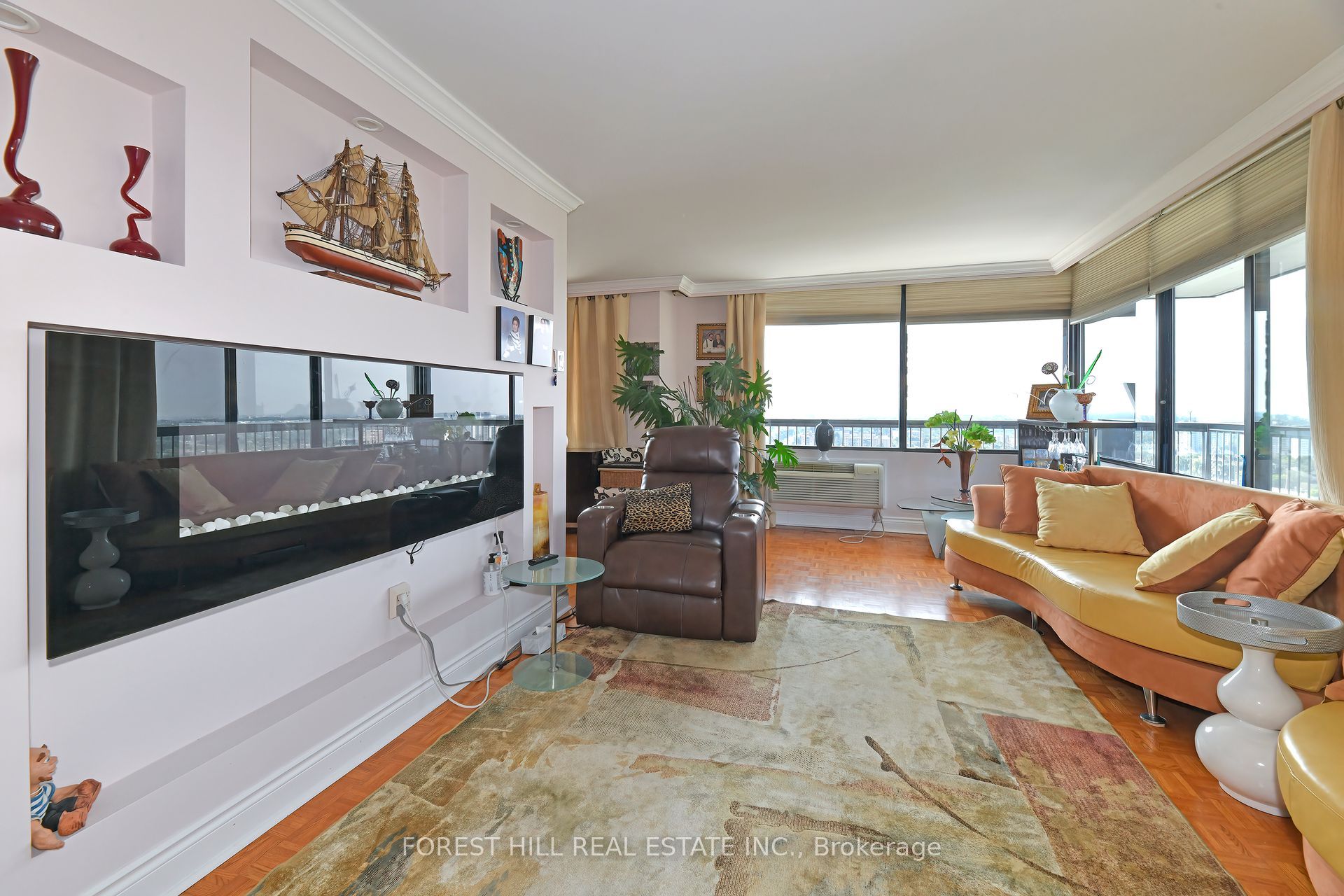 135 Antibes Drive 2404 Property Photo 8