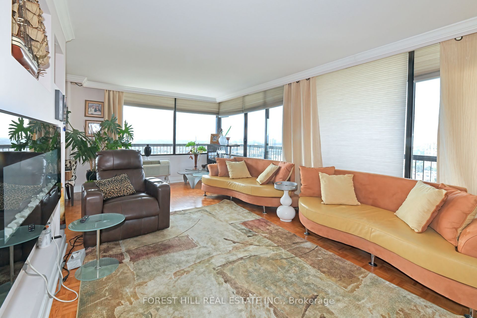 135 Antibes Drive 2404 Property Photo 9