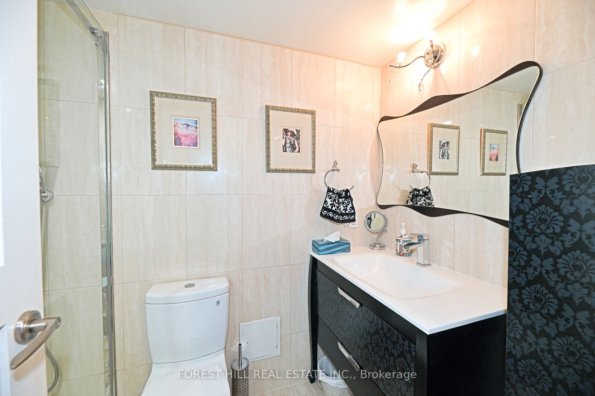 135 Antibes Drive 2404 Property Photo 15