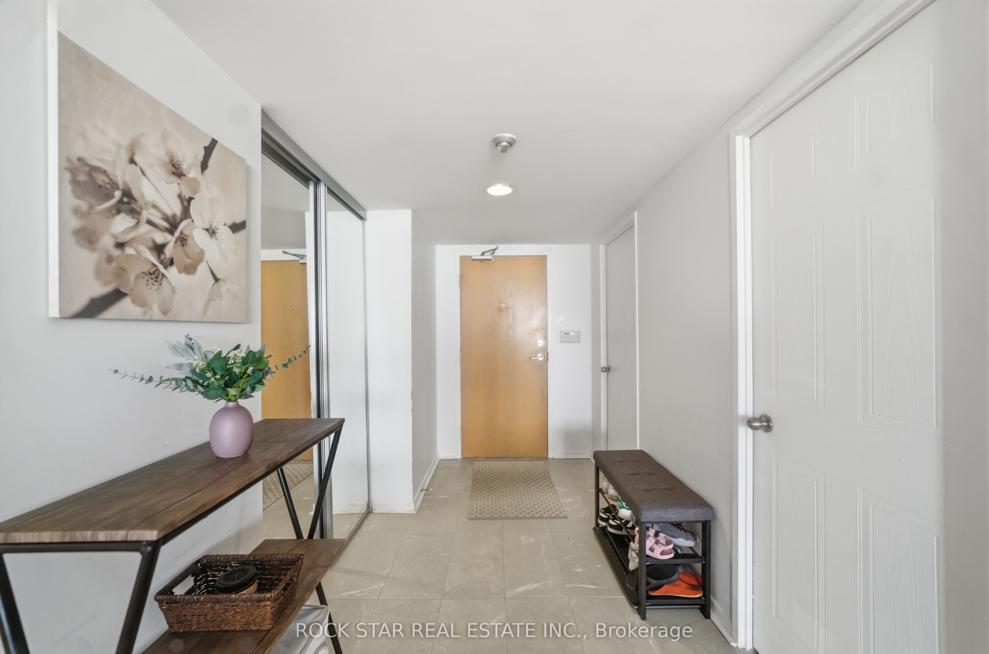 5 Kenneth Avenue 701 Property Photo 10