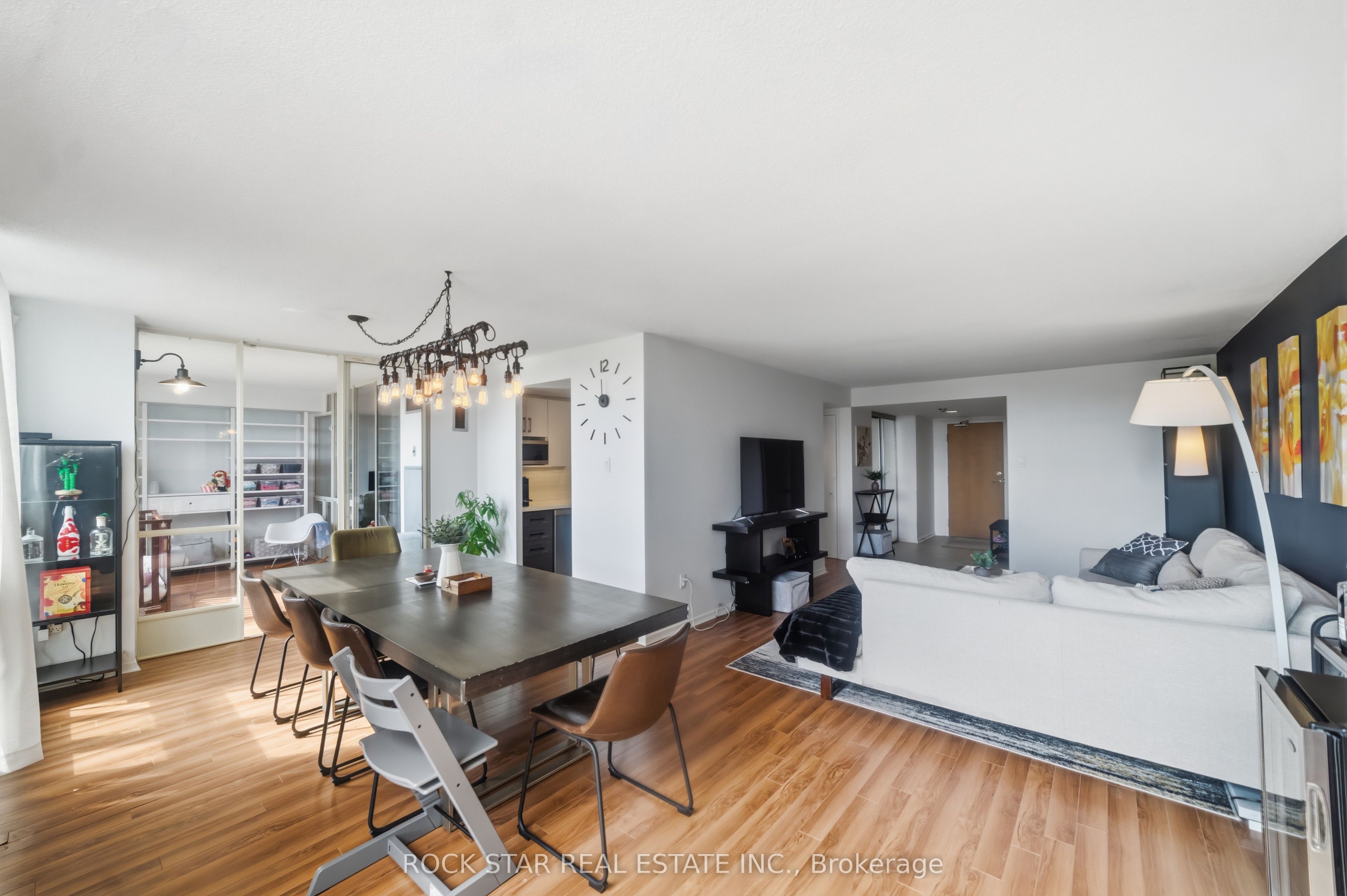 5 Kenneth Avenue 701 Property Photo 16