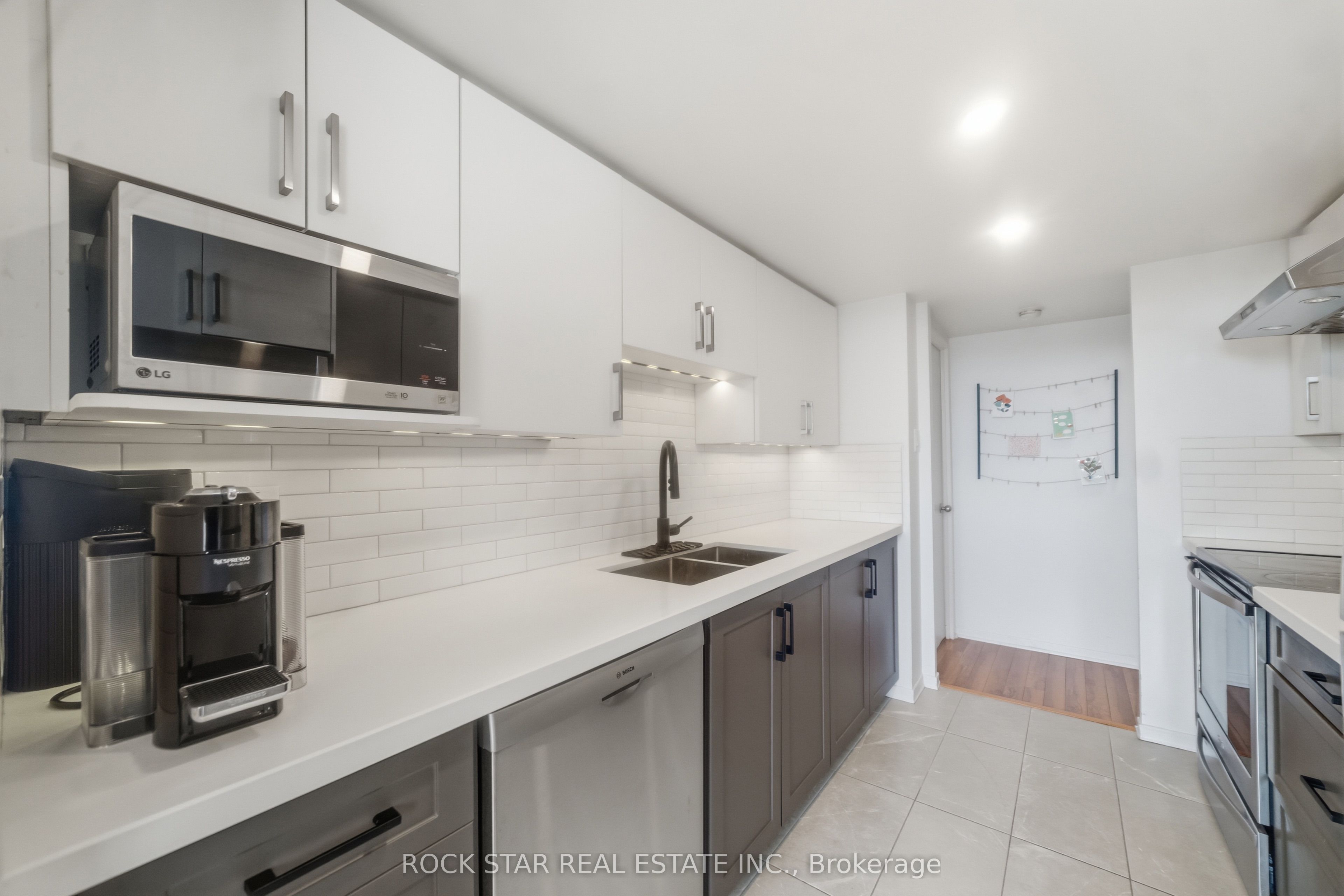 5 Kenneth Avenue 701 Property Photo 17