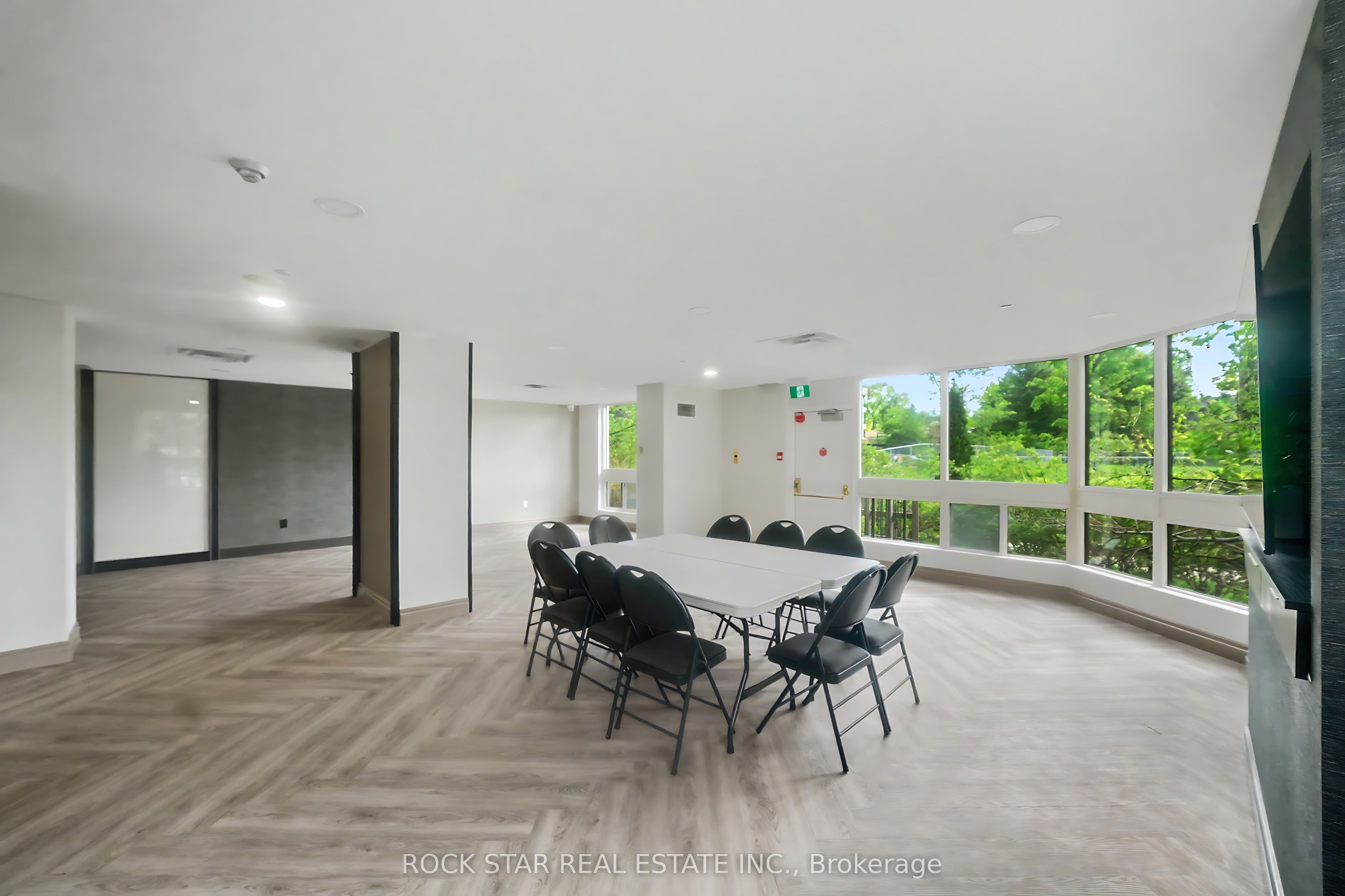 5 Kenneth Avenue 701 Property Photo 31