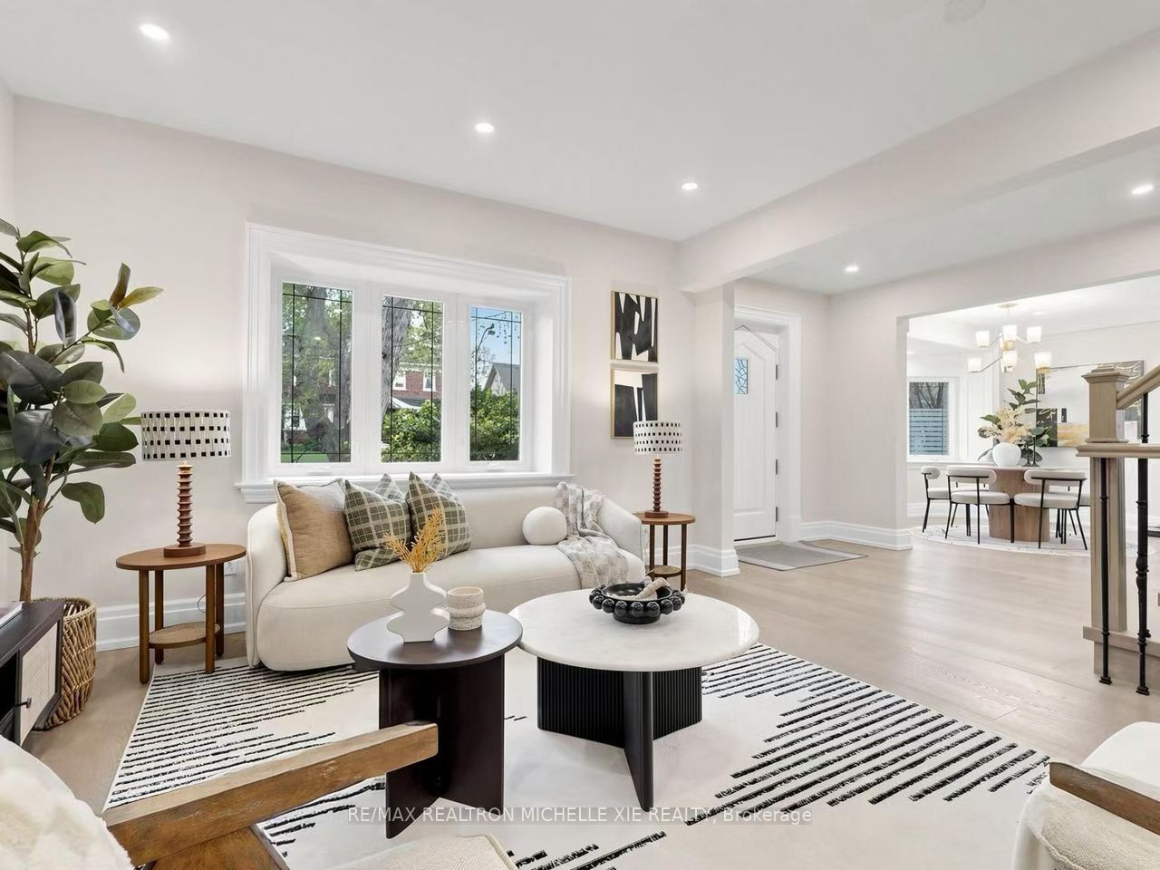 15 Strathallan Boulevard Property Photo 4