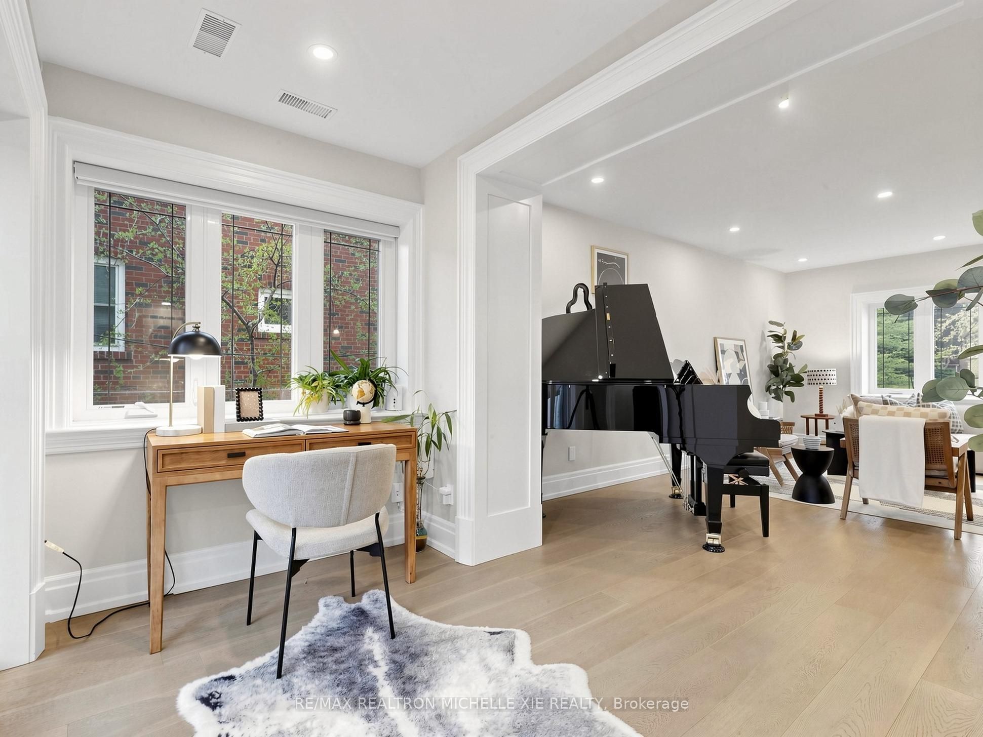 15 Strathallan Boulevard Property Photo 11