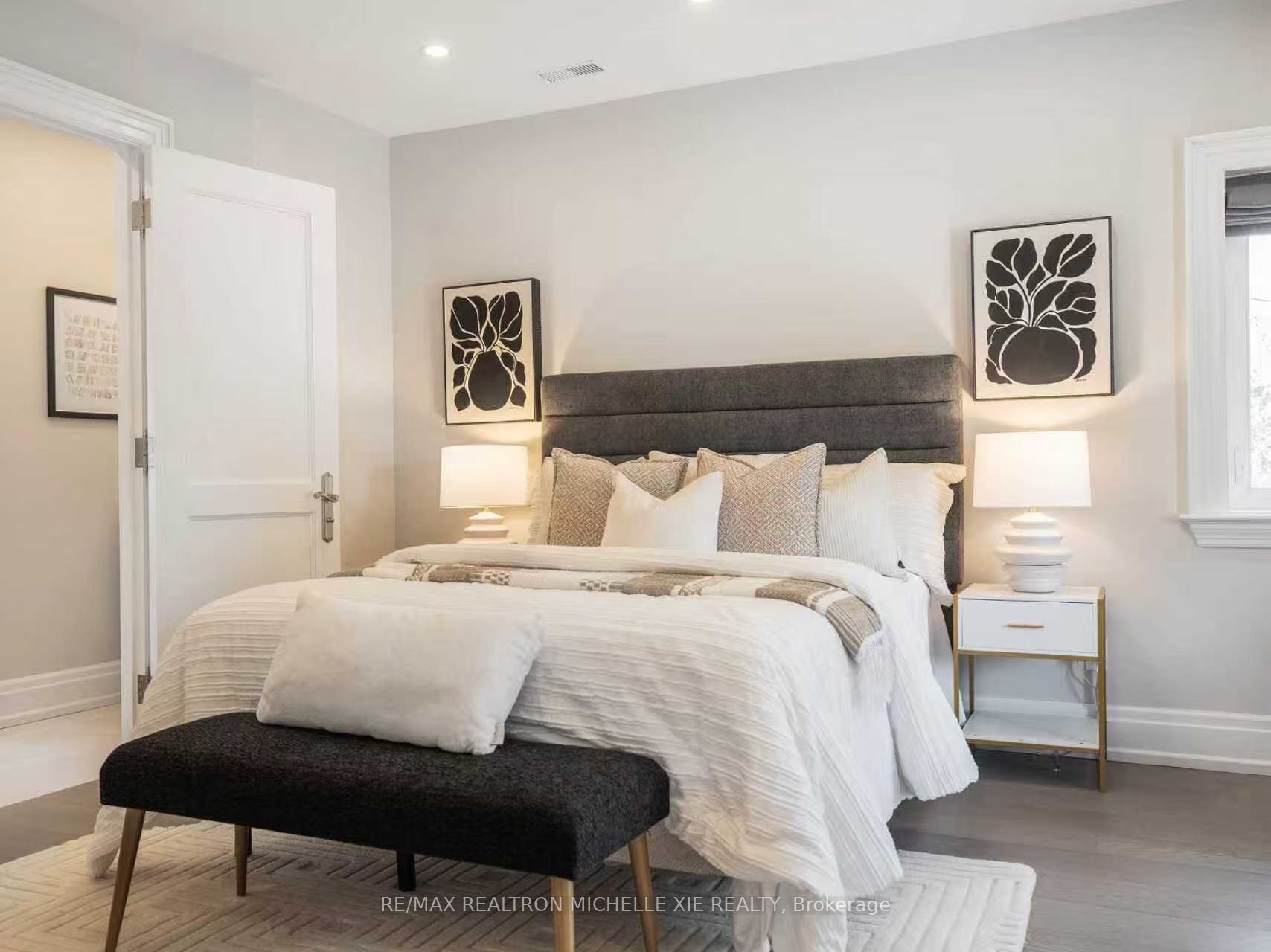15 Strathallan Boulevard Property Photo 20