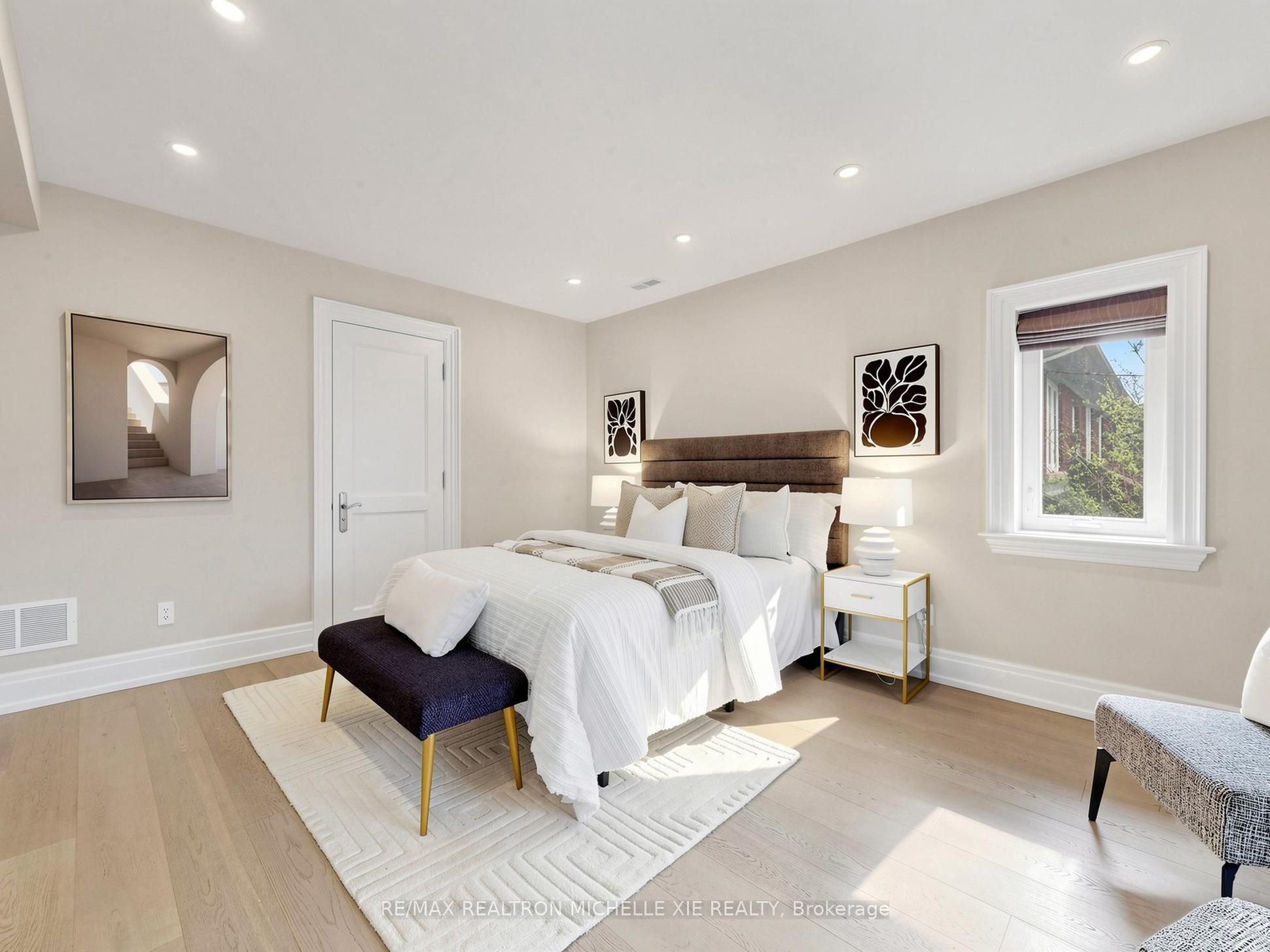 15 Strathallan Boulevard Property Photo 23